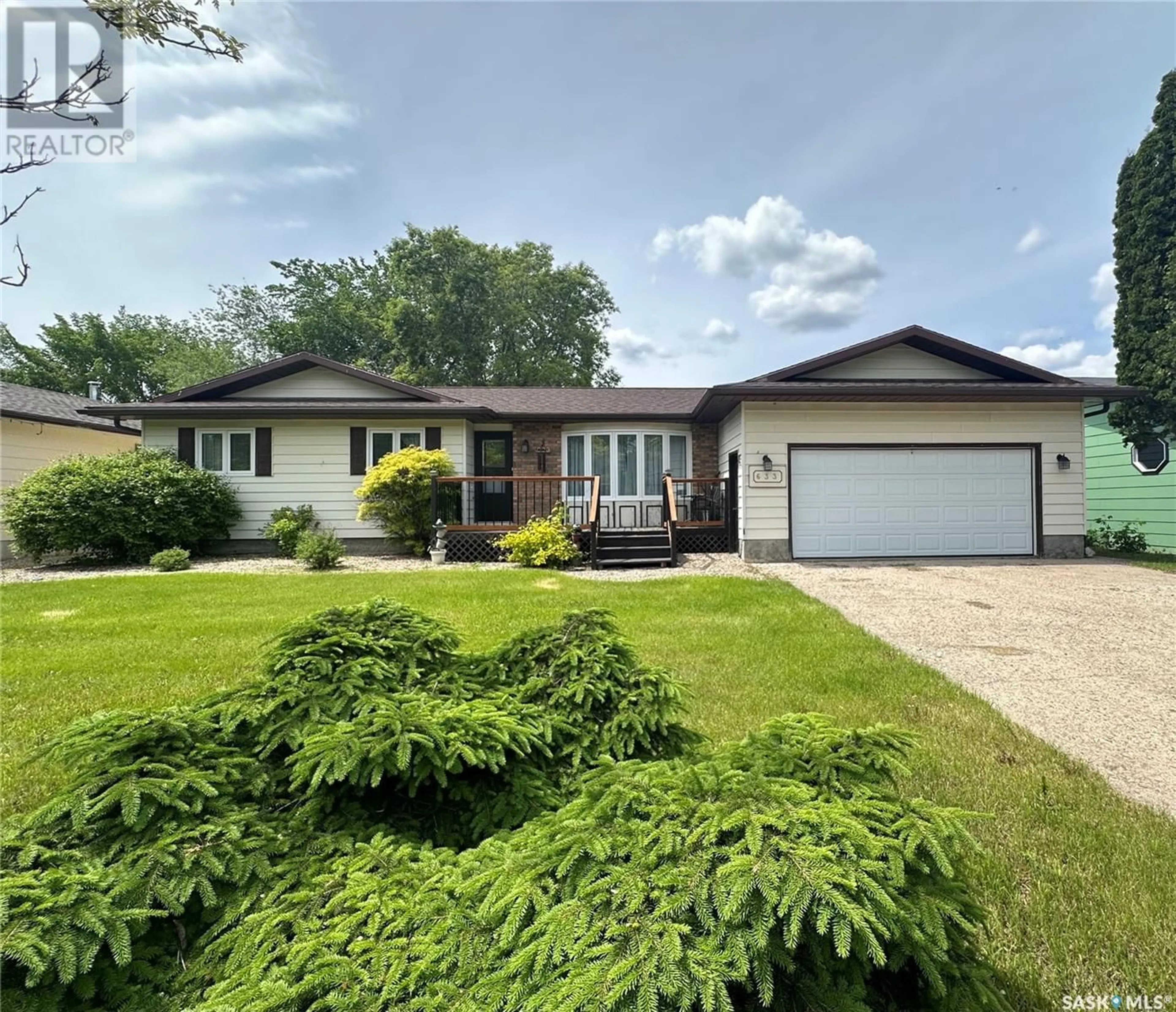 Frontside or backside of a home for 633 Mary STREET, Canora Saskatchewan S0A0L0