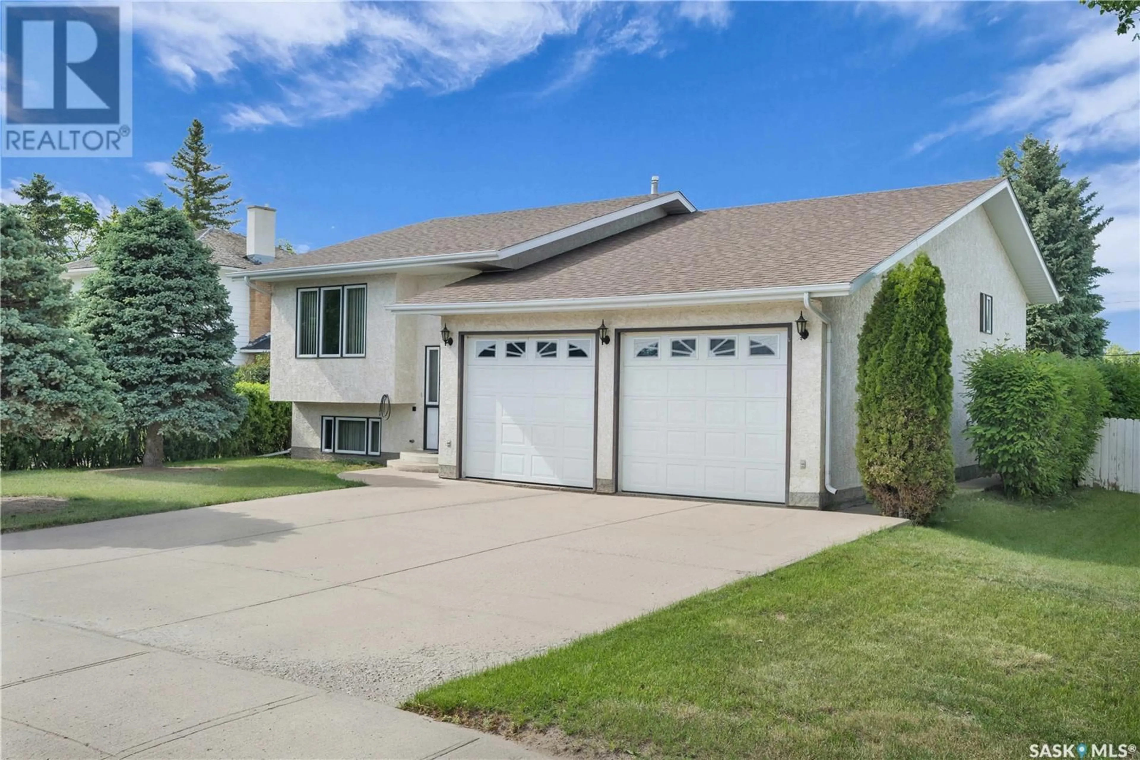 Frontside or backside of a home for 109 1st AVENUE E, Gravelbourg Saskatchewan S0H1X0