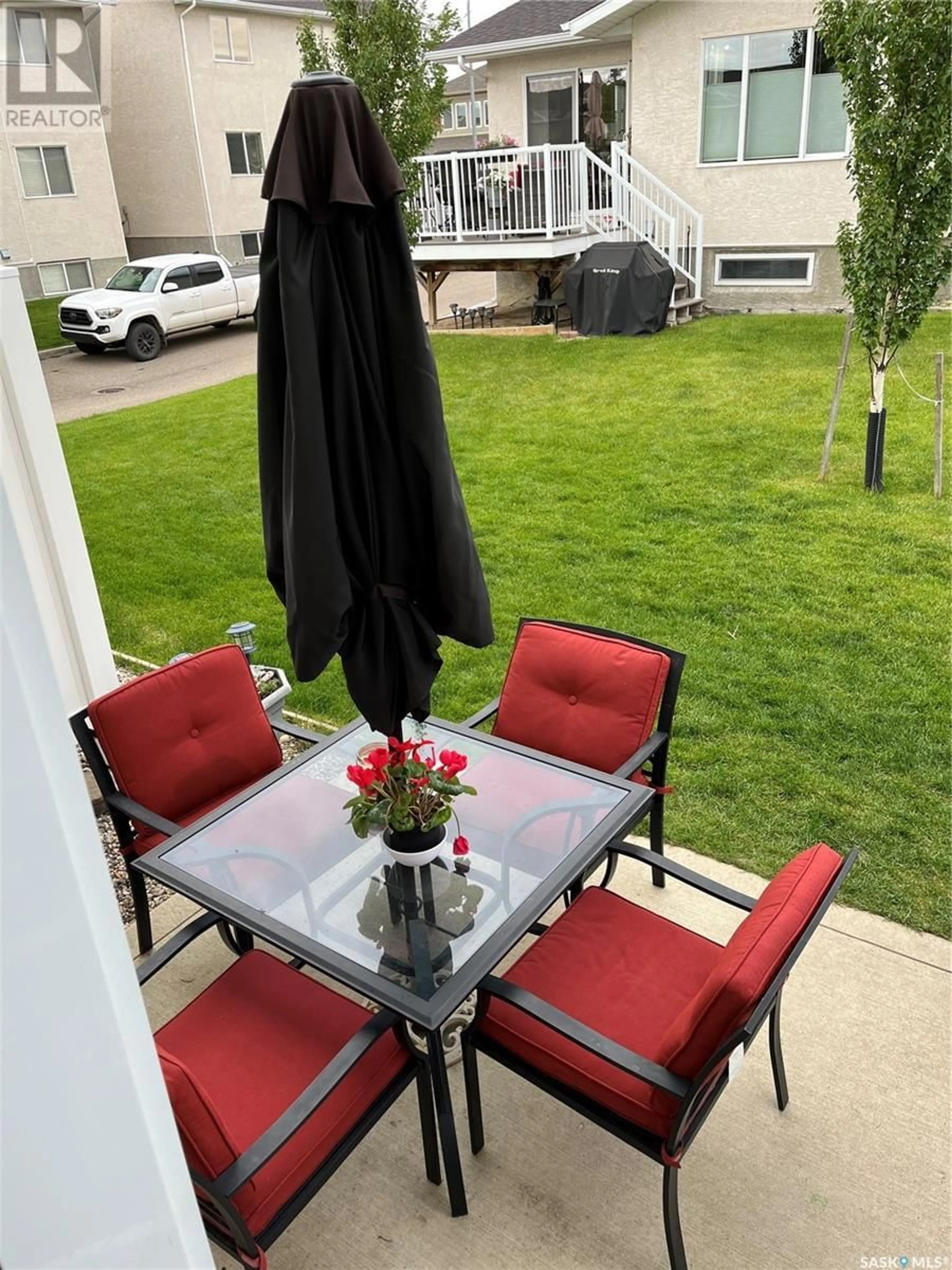 Patio for 52 4101 Preston CRESCENT, Regina Saskatchewan S4X0G3