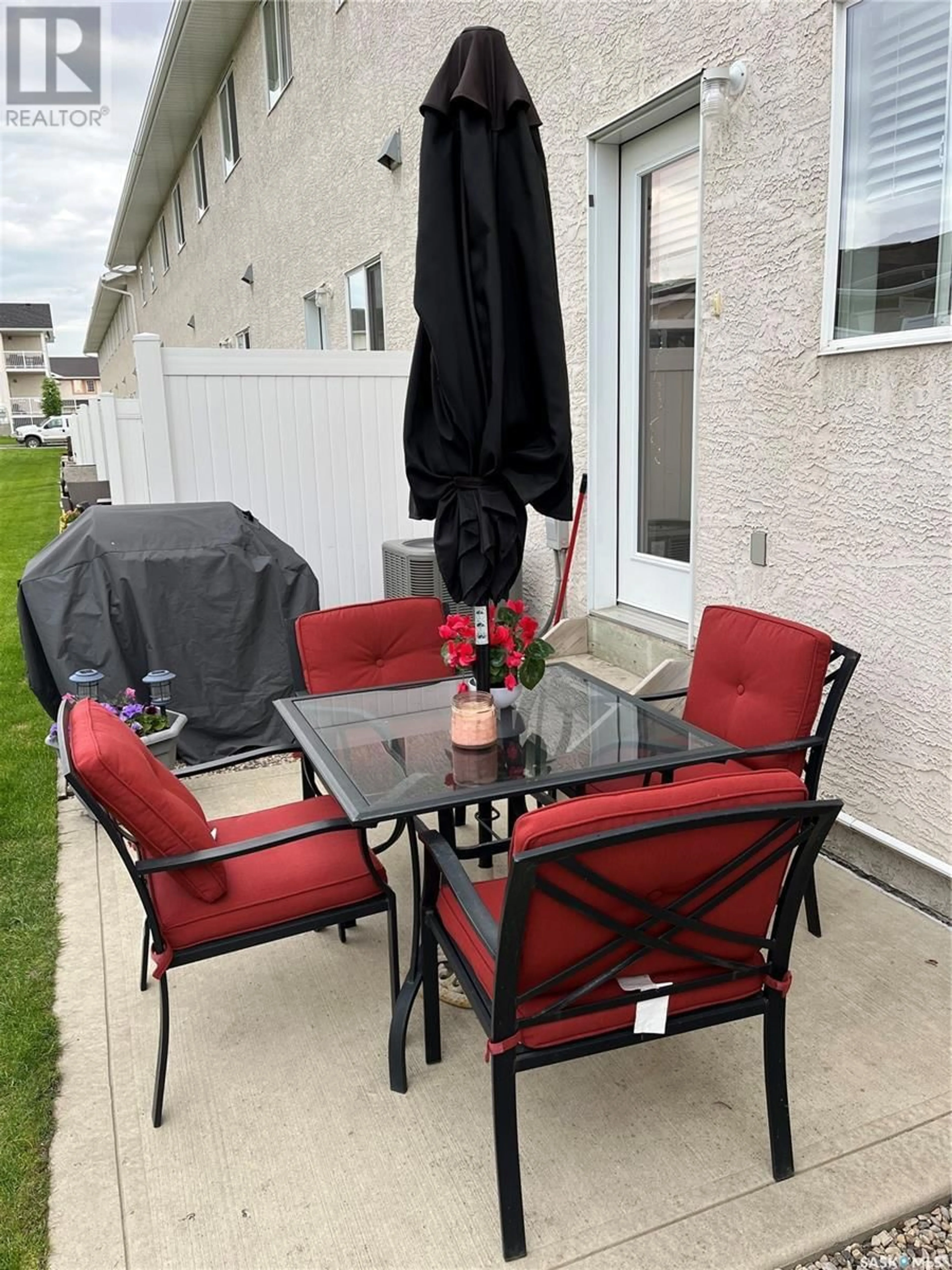 Patio for 52 4101 Preston CRESCENT, Regina Saskatchewan S4X0G3