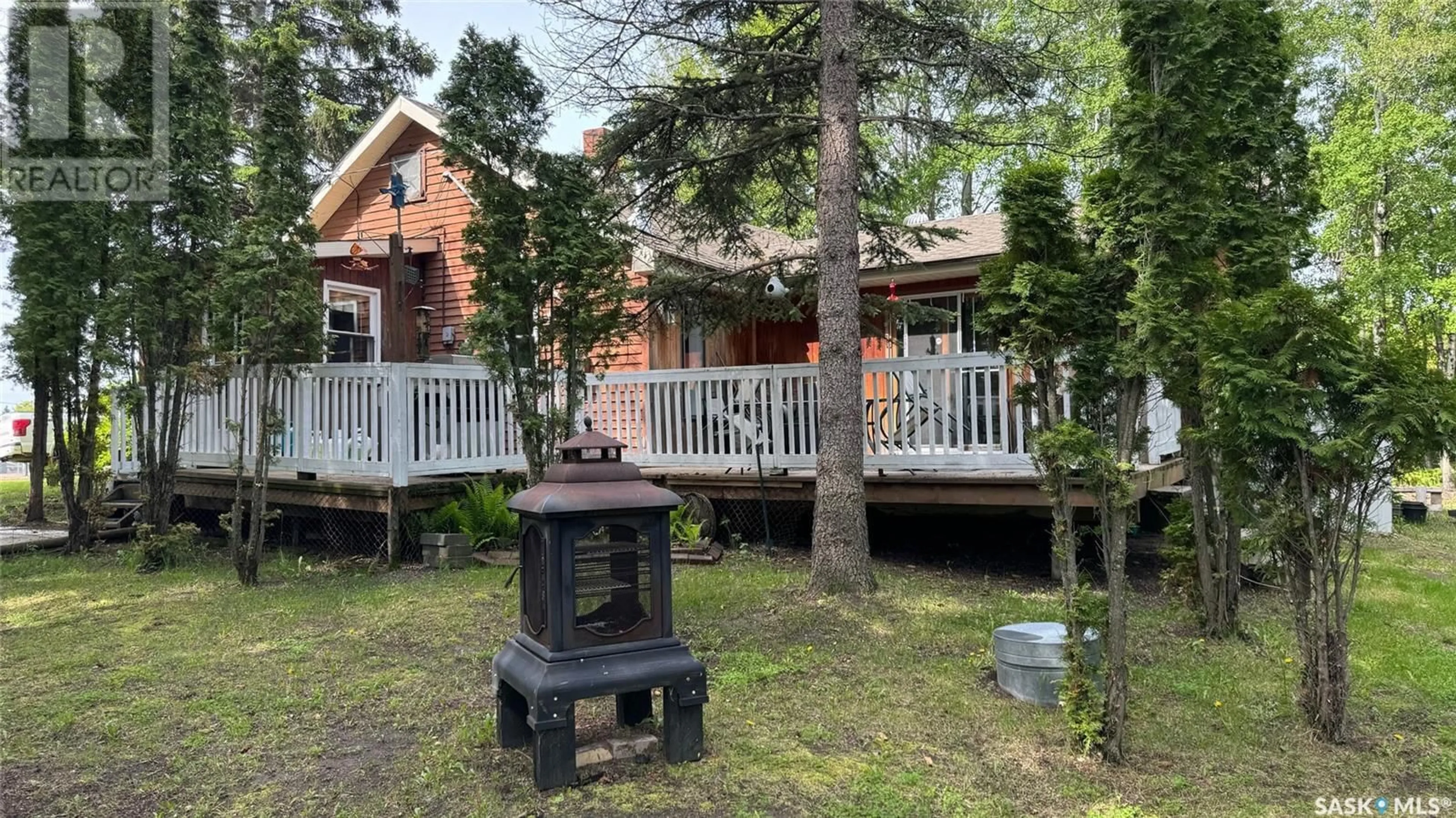 Cottage for 295 1st STREET N, Christopher Lake Saskatchewan S0J0N0