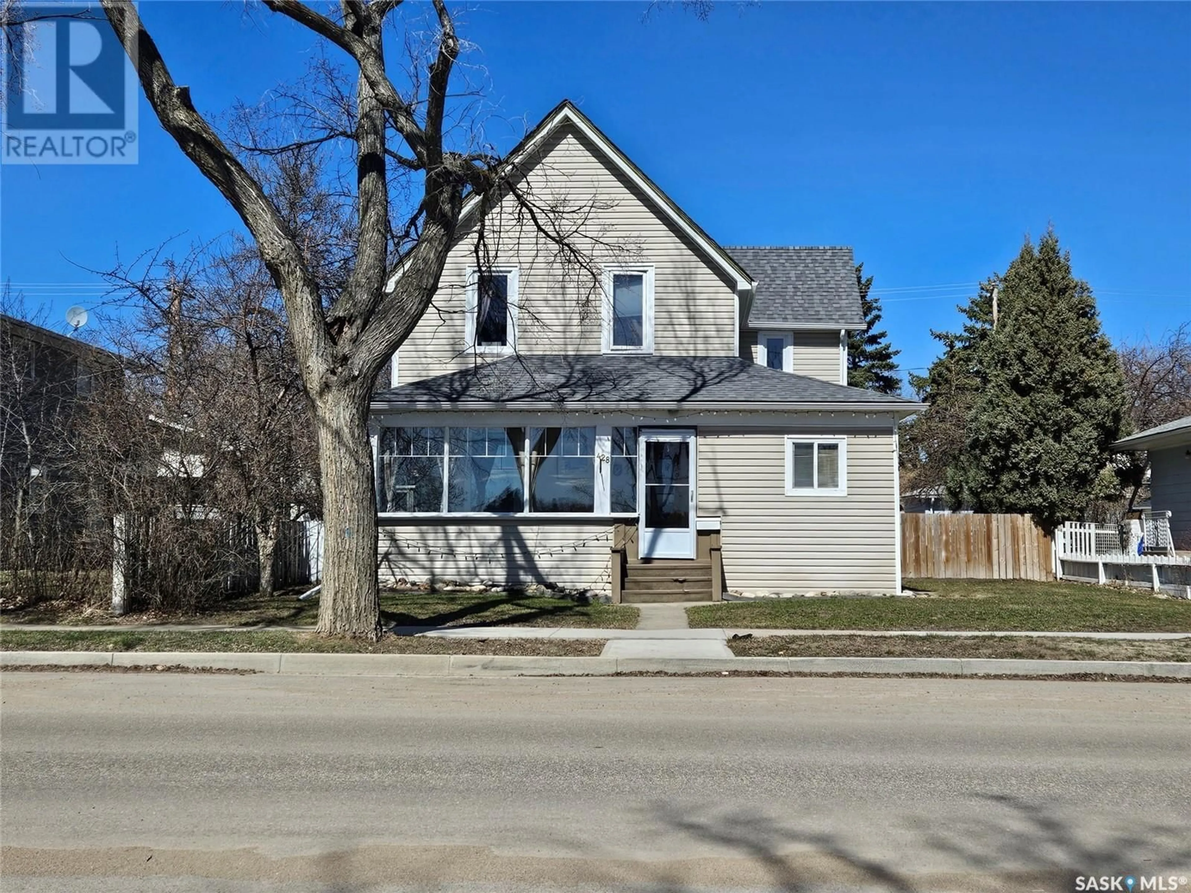 Frontside or backside of a home for 428 Fairford STREET E, Moose Jaw Saskatchewan S6H0E5