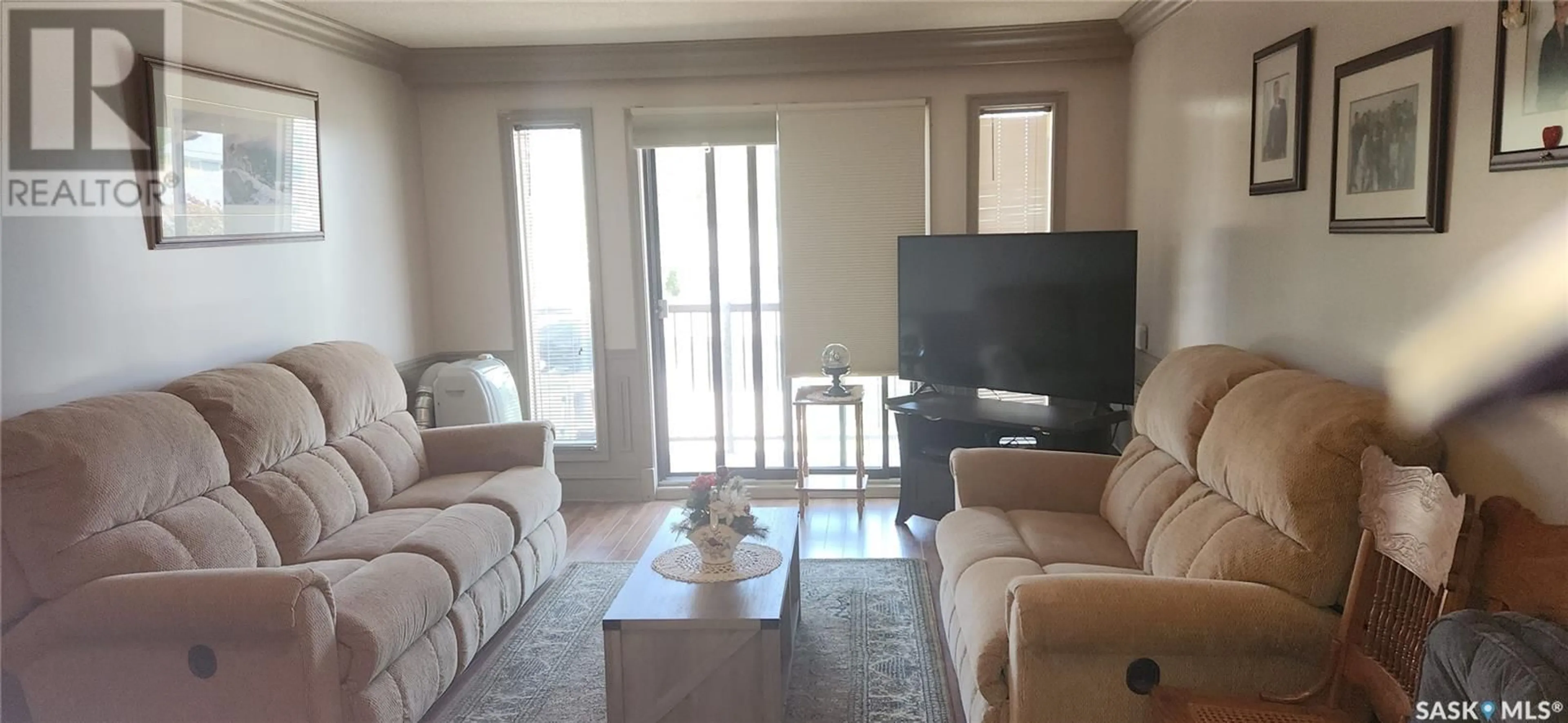 Living room with furniture, unknown for 207 - 453 WALSH TRAIL, Swift Current Saskatchewan S9H4Z8