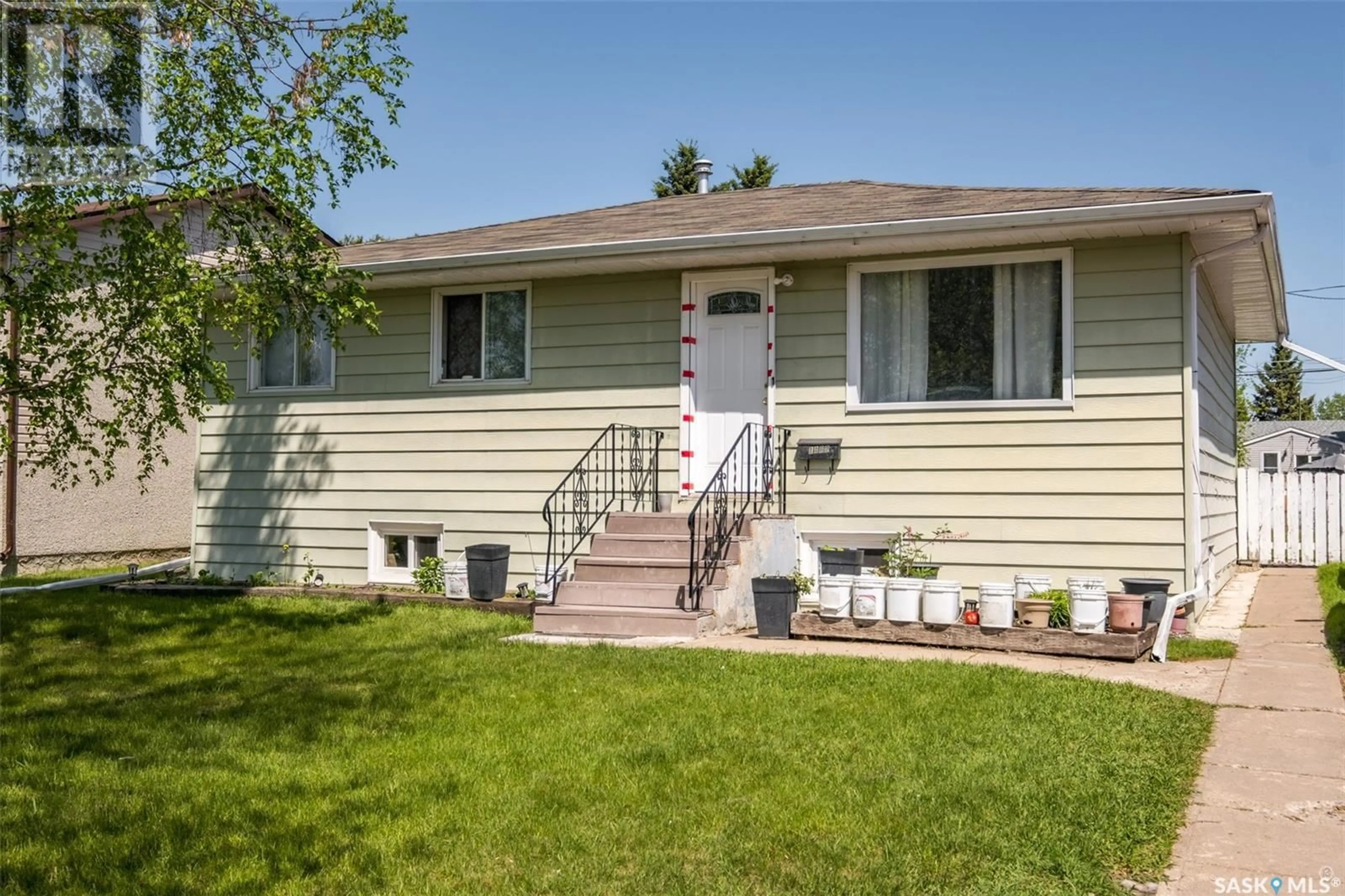 Frontside or backside of a home for 1162 2nd STREET E, Prince Albert Saskatchewan S6V0G8