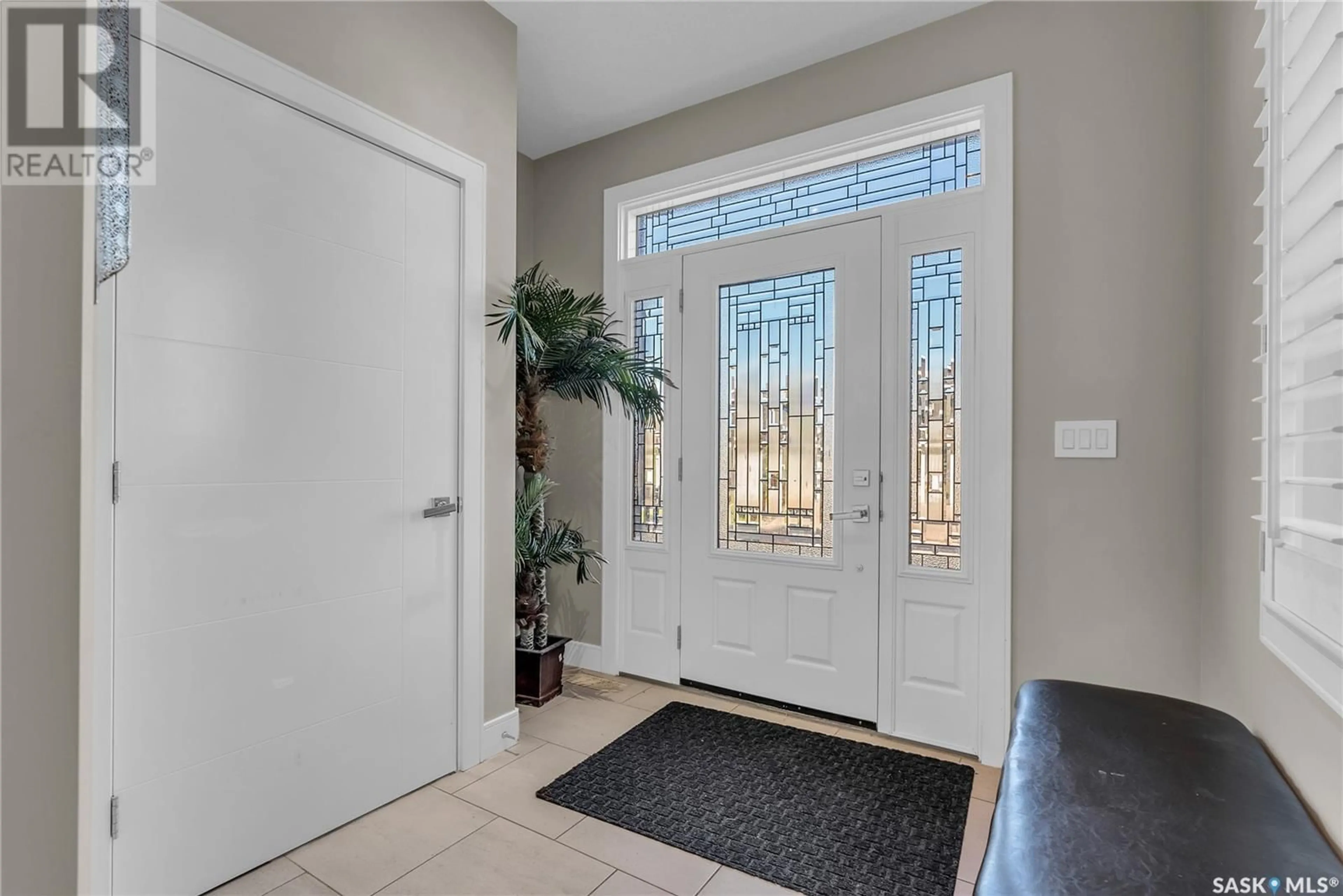 Indoor entryway for 210 Mahabir COURT, Saskatoon Saskatchewan S7W0J5