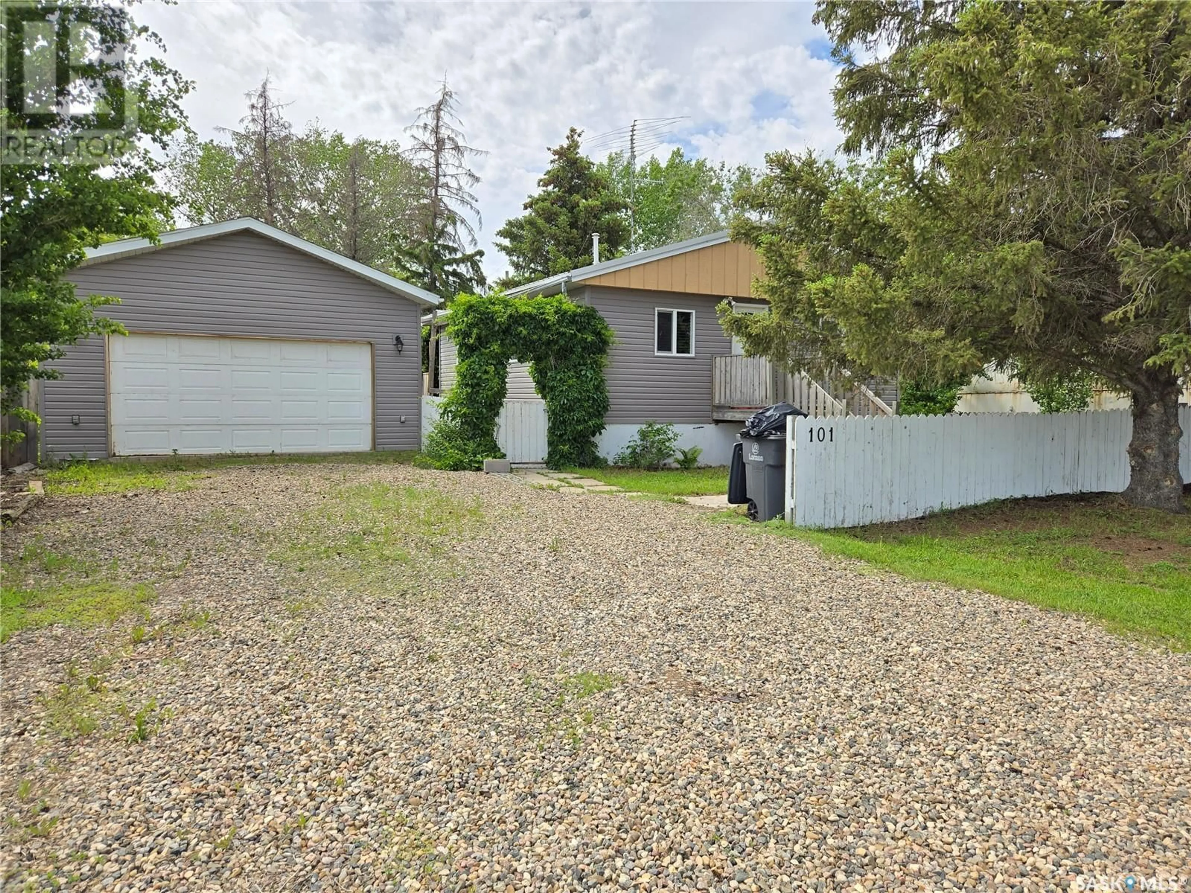 Frontside or backside of a home for 101 Broadway AVENUE, Broderick Saskatchewan S0H0L0