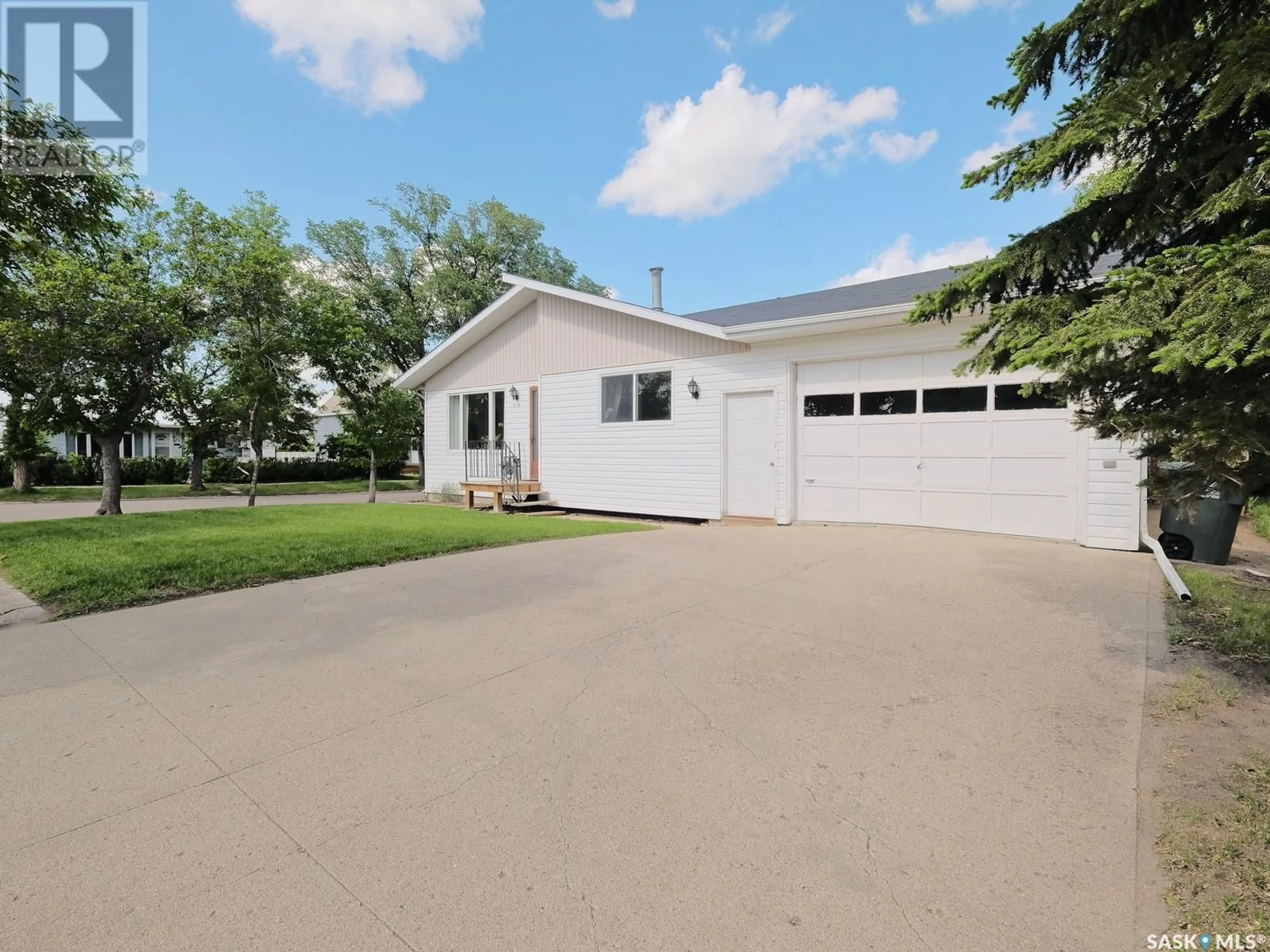 Frontside or backside of a home for 518 1st STREET W, Rosetown Saskatchewan S0L2V0