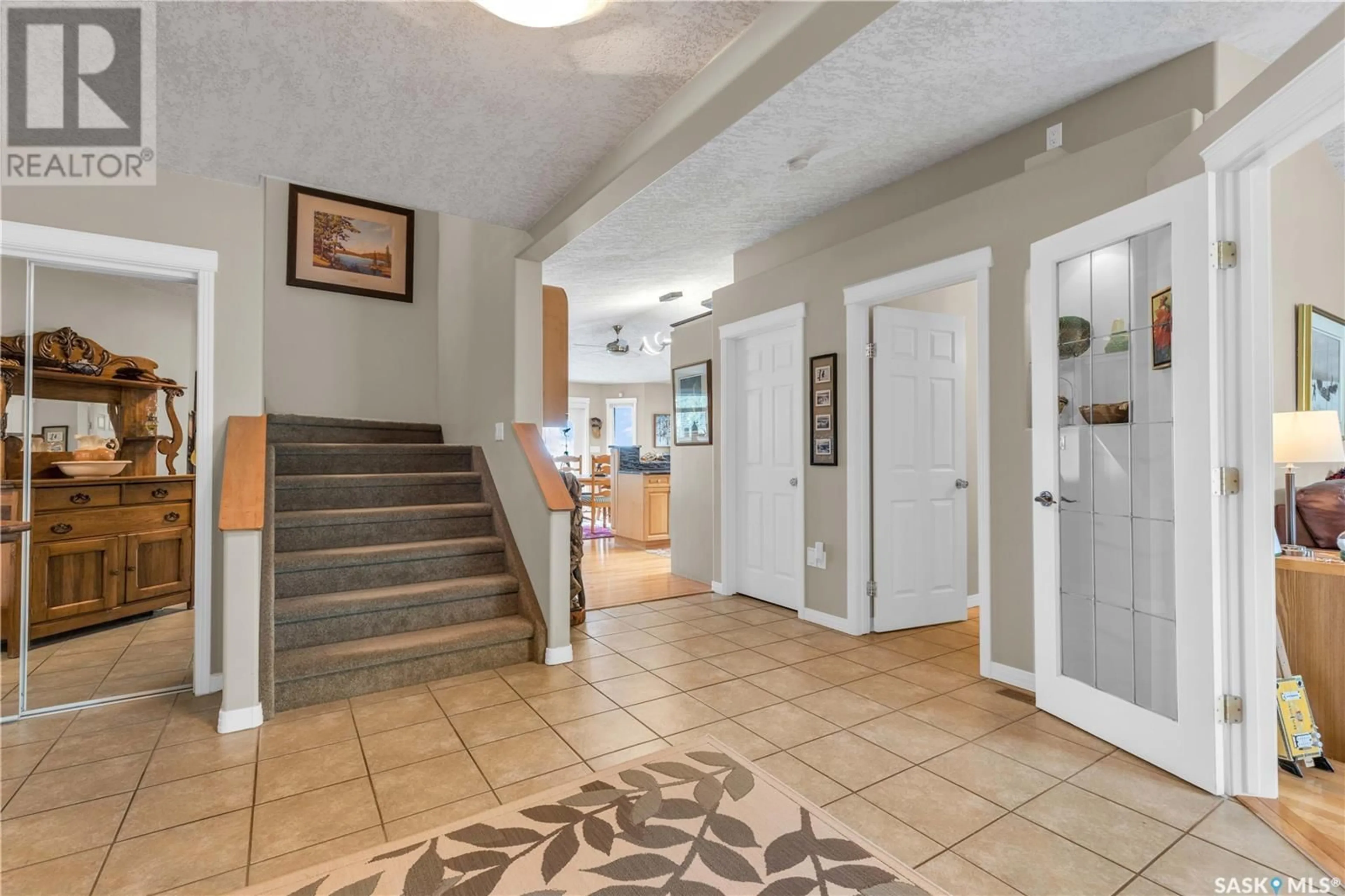 Indoor foyer for 2 Jackfish Lake Crescent Days Beach, Jackfish Lake Saskatchewan S0M1X0