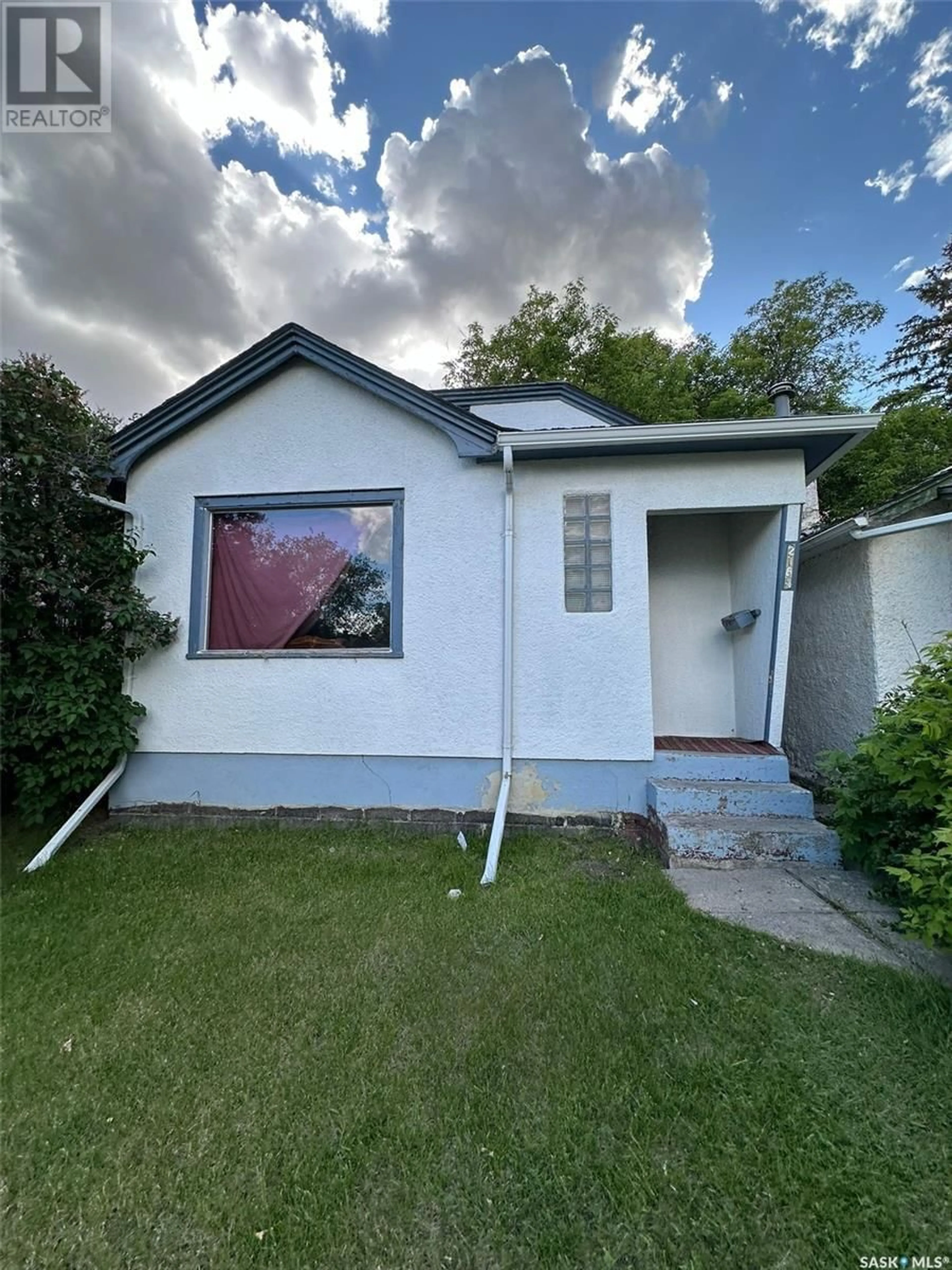 Frontside or backside of a home for 2164 Pasqua STREET, Regina Saskatchewan S4T4M1