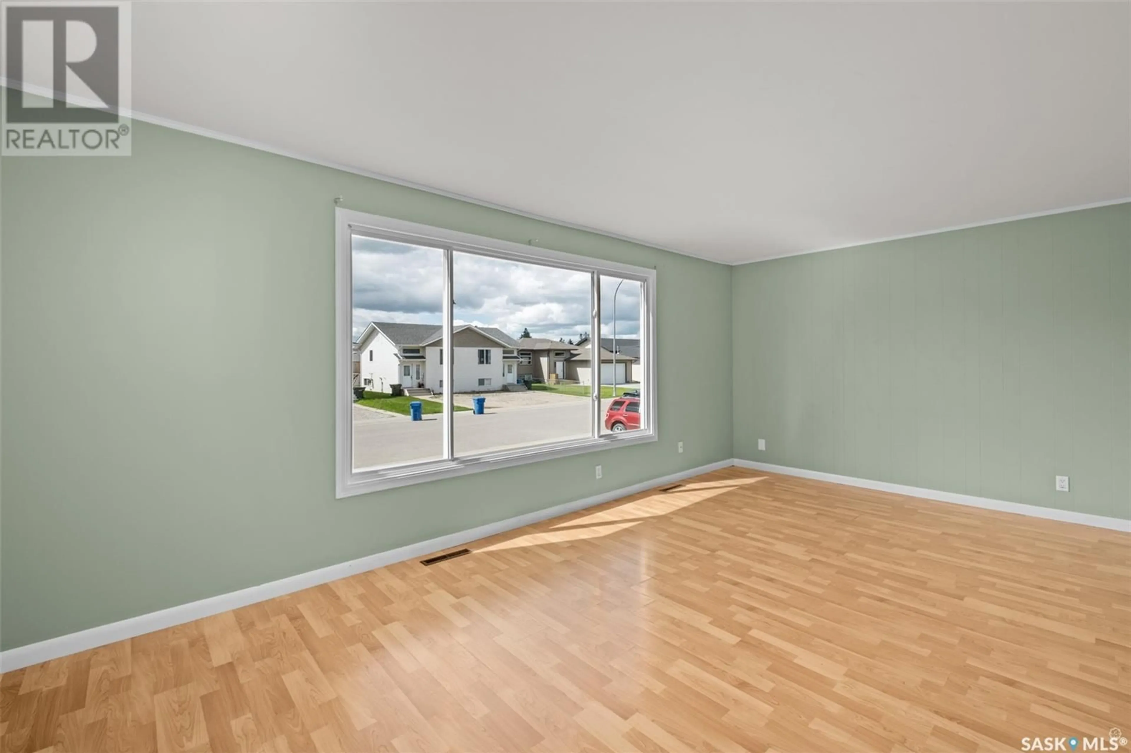 A pic of a room for 880 5th STREET E, Prince Albert Saskatchewan S6V0M6