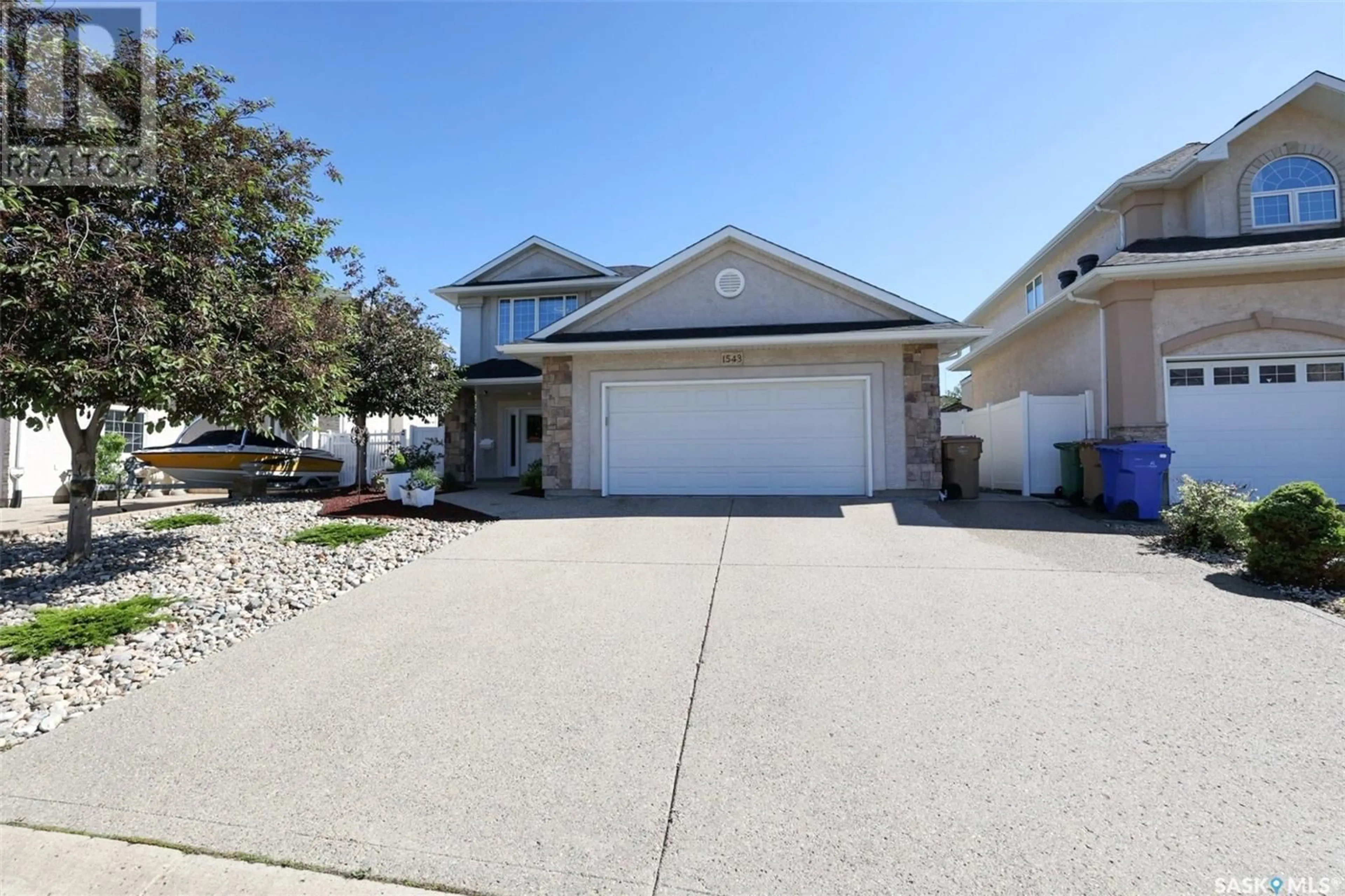 Frontside or backside of a home for 1543 Lakeridge DRIVE N, Regina Saskatchewan S4X4L5