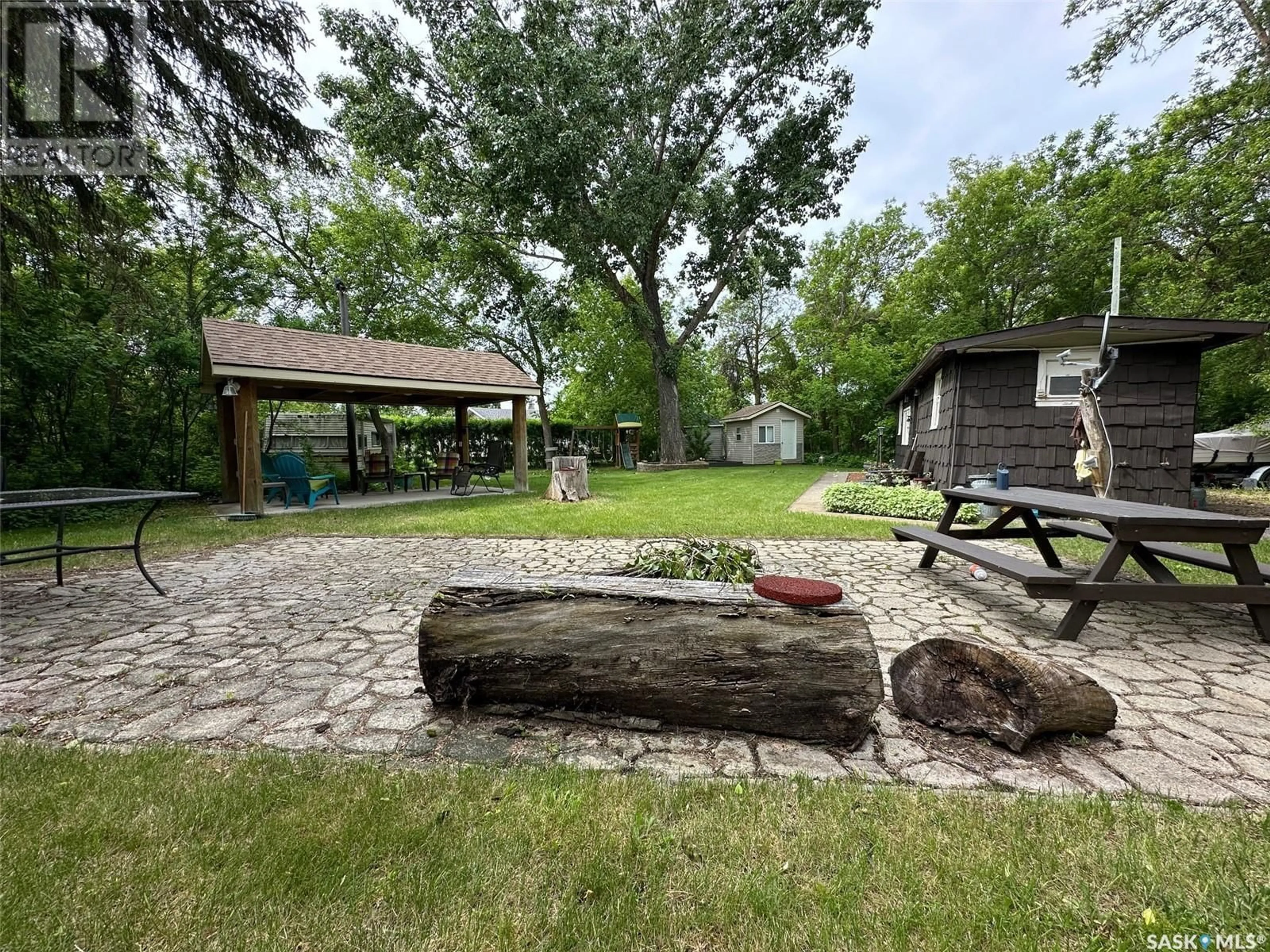 Patio for 336 Brenton STREET, Katepwa Beach Saskatchewan S0G2Y0