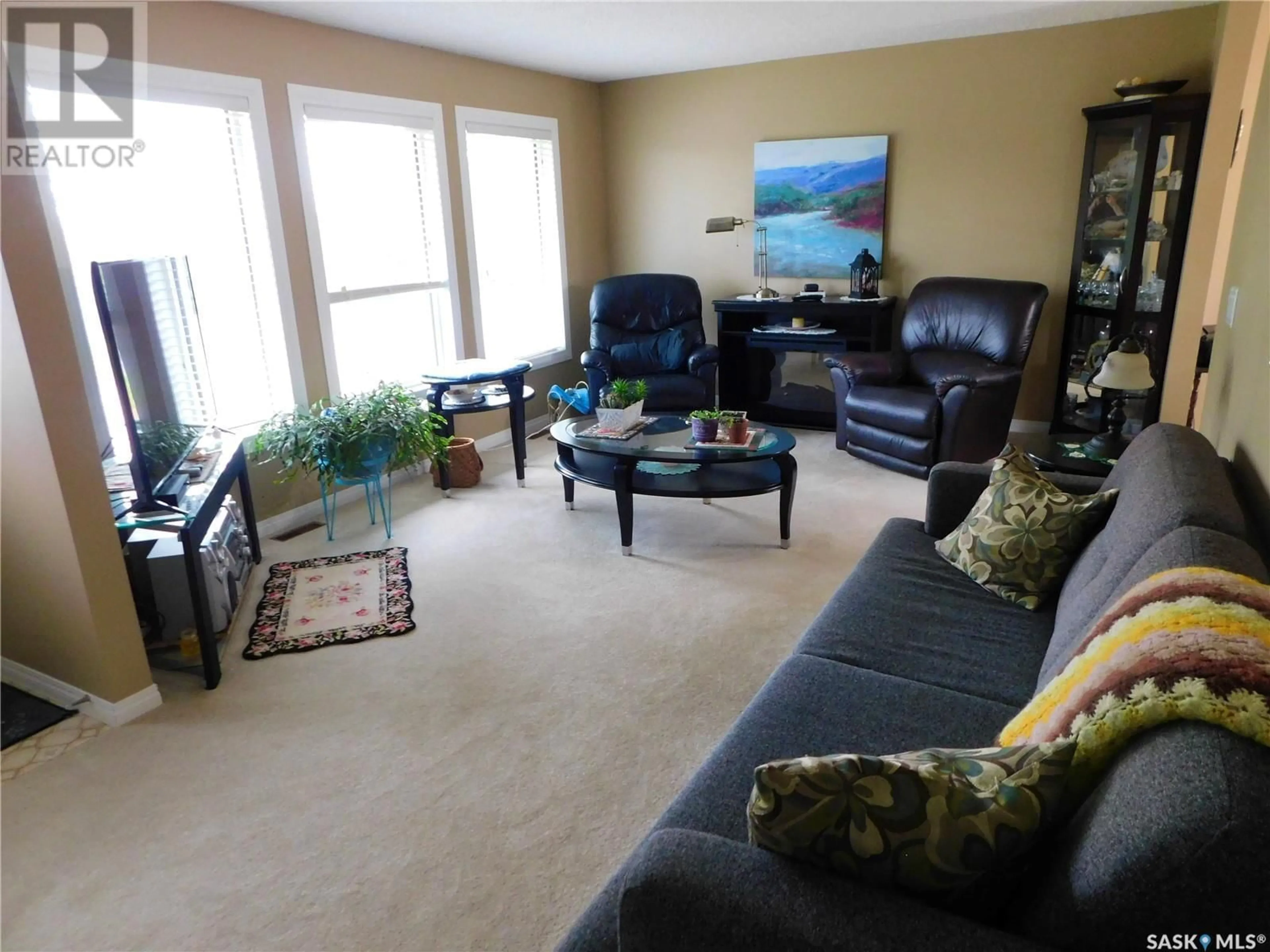 Living room for 213 2nd AVENUE S, Rockglen Saskatchewan S0H0B0