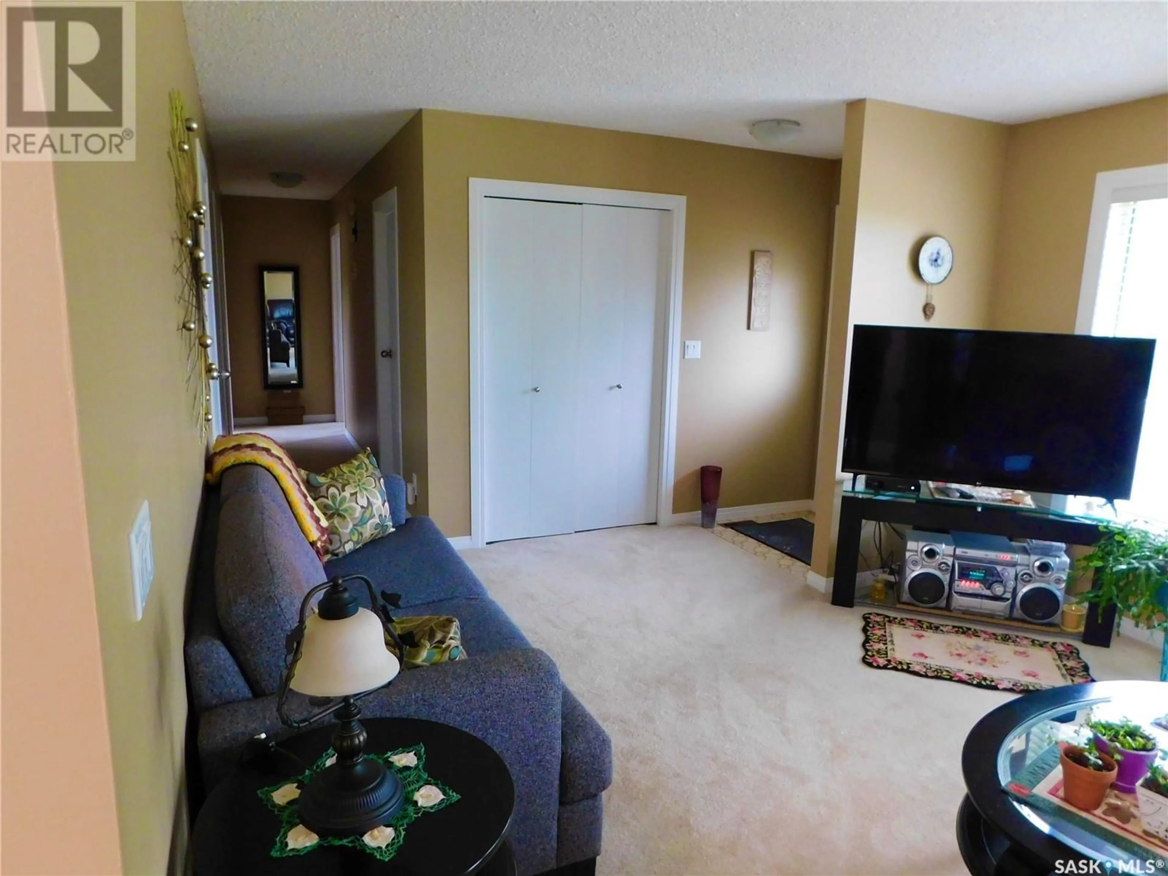 Living room for 213 2nd AVENUE S, Rockglen Saskatchewan S0H0B0