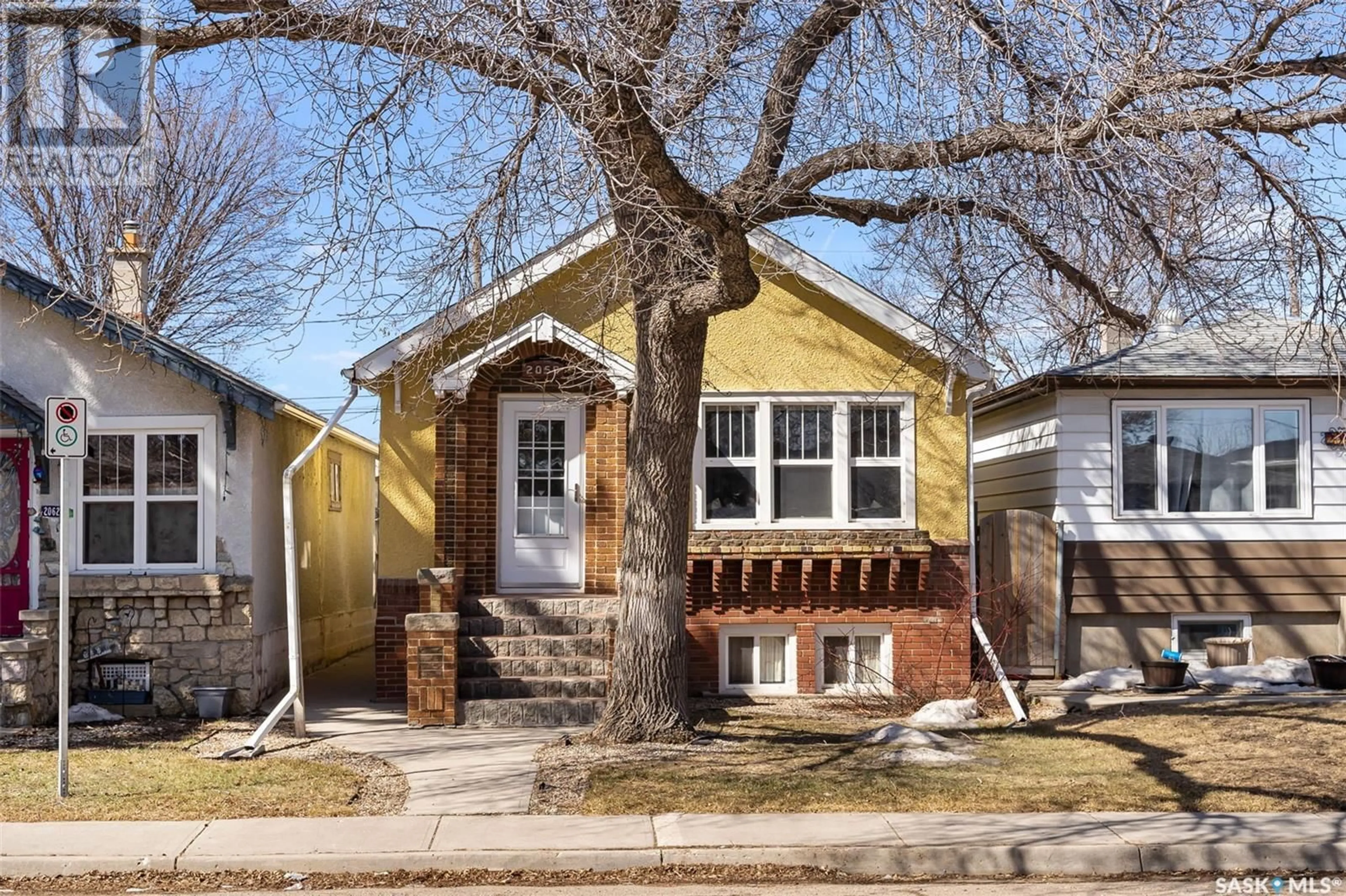 Frontside or backside of a home for 2058 McDonald STREET, Regina Saskatchewan S4N2Y5