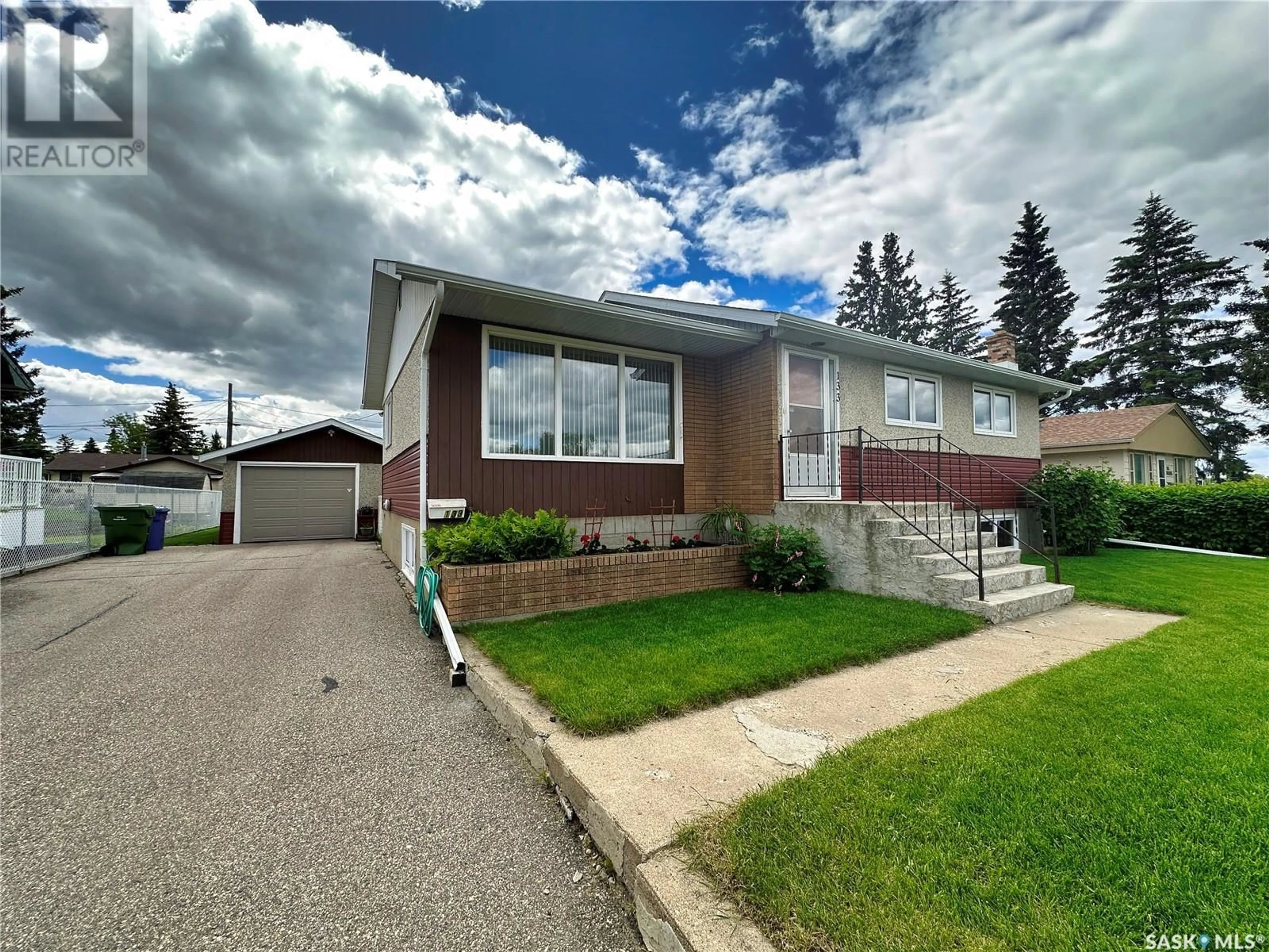 Frontside or backside of a home for 133 30th STREET W, Prince Albert Saskatchewan S6V2R9