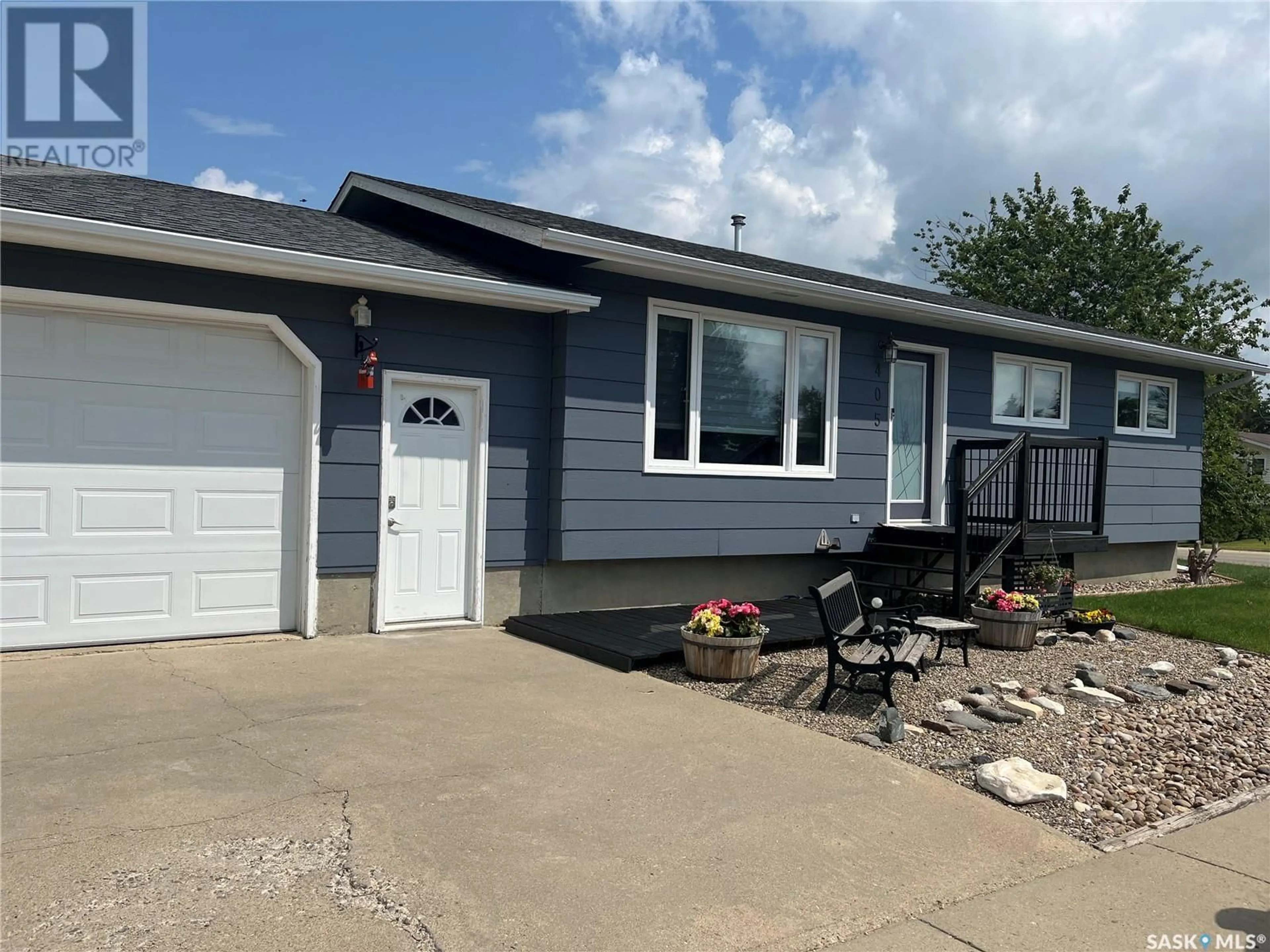 Frontside or backside of a home for 405 Northcote DRIVE, Swift Current Saskatchewan S9H4T7