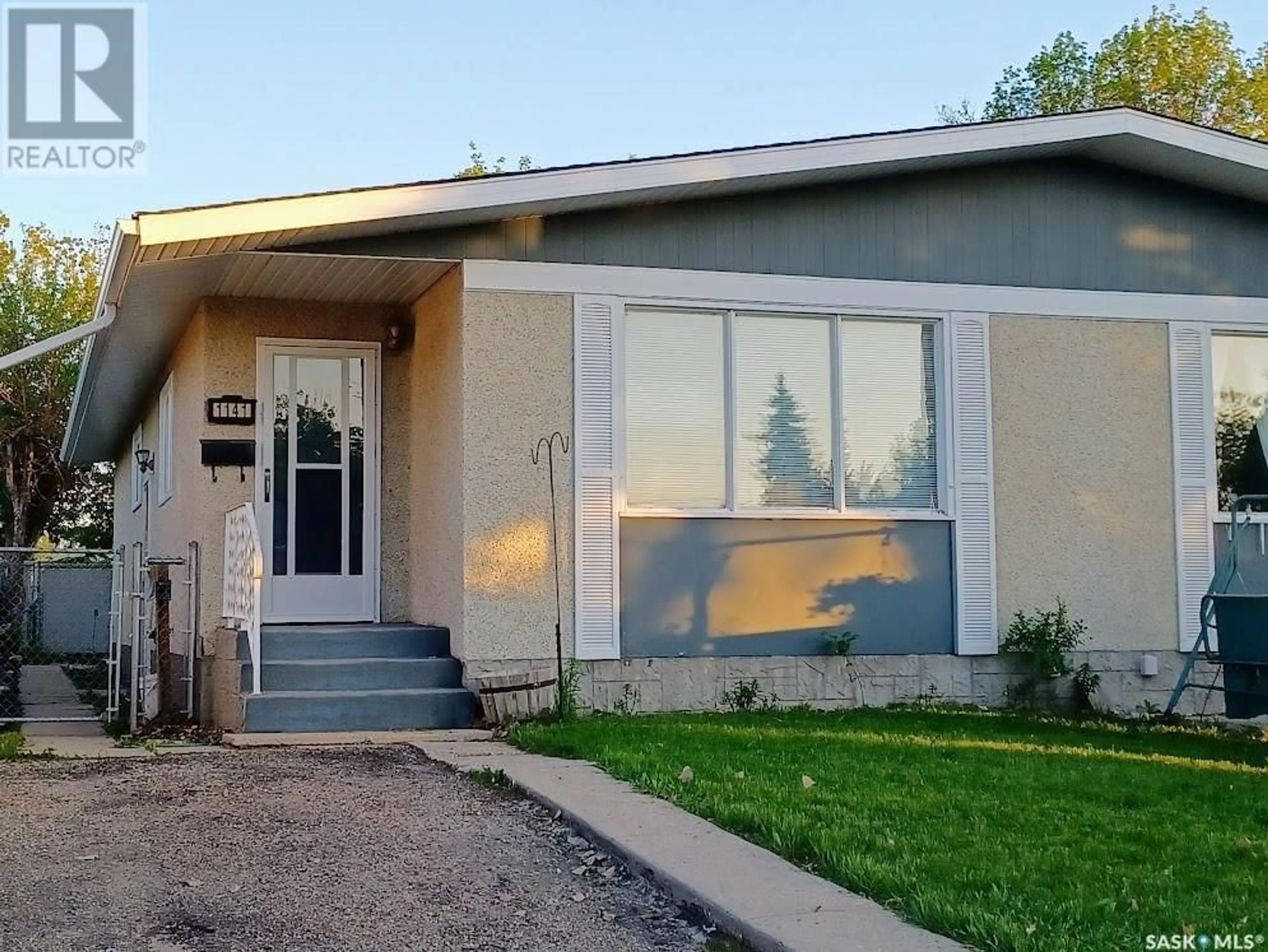 Frontside or backside of a home for 1141 Hastings STREET, Moose Jaw Saskatchewan S6H5S1