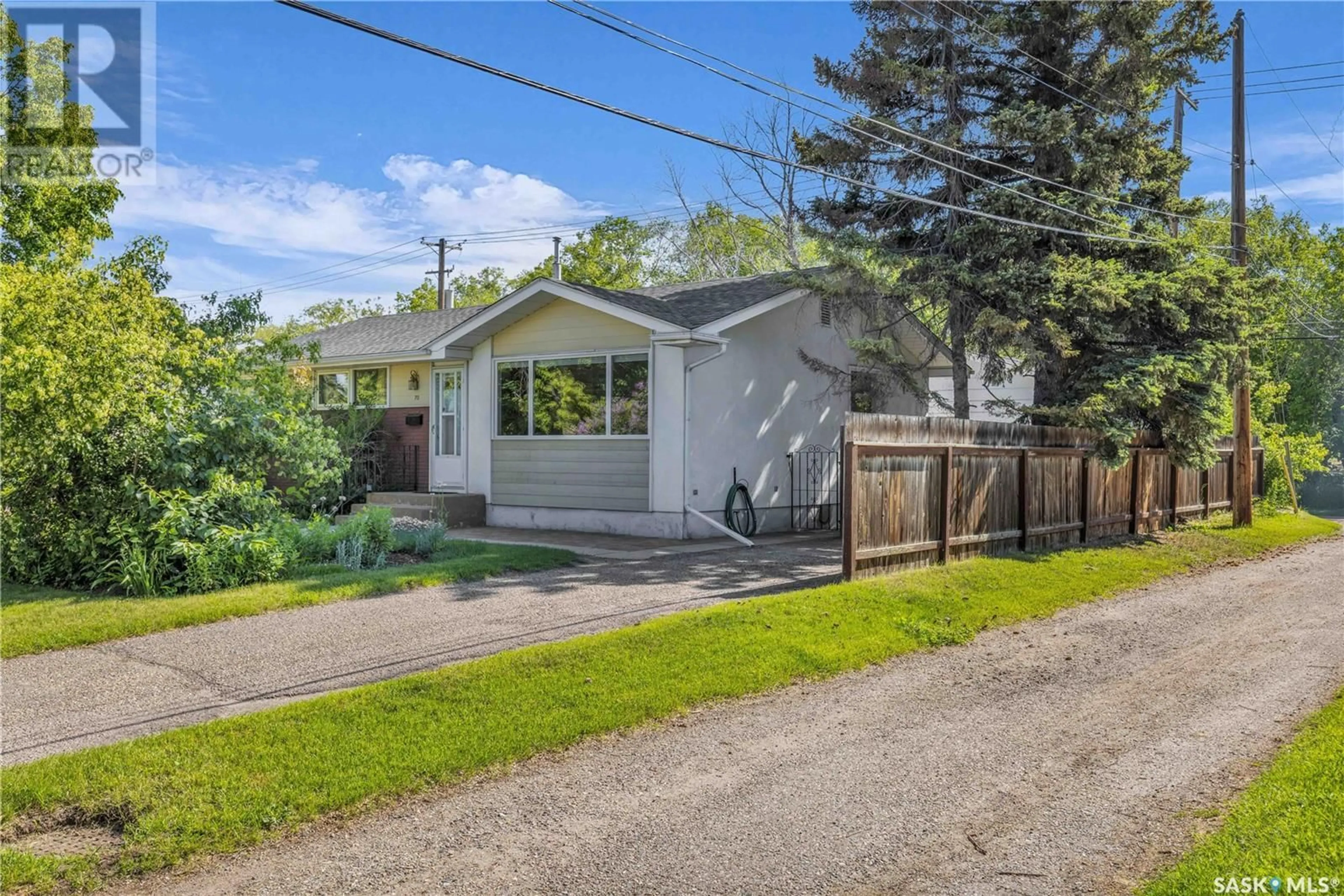 Frontside or backside of a home for 70 Lindsay DRIVE, Saskatoon Saskatchewan S7H4B4