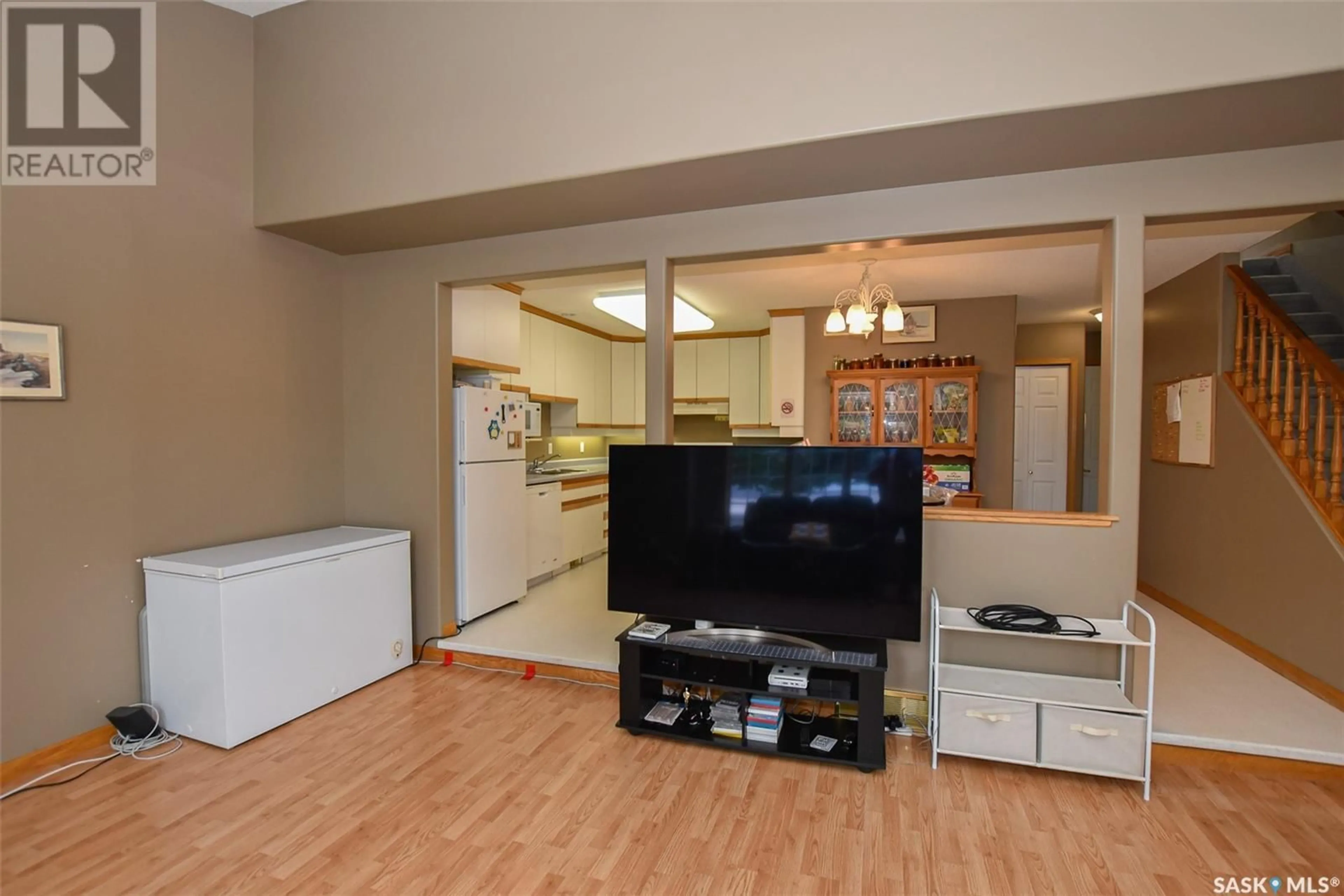 Media room for 446 Perehudoff CRESCENT, Saskatoon Saskatchewan S7N4R2