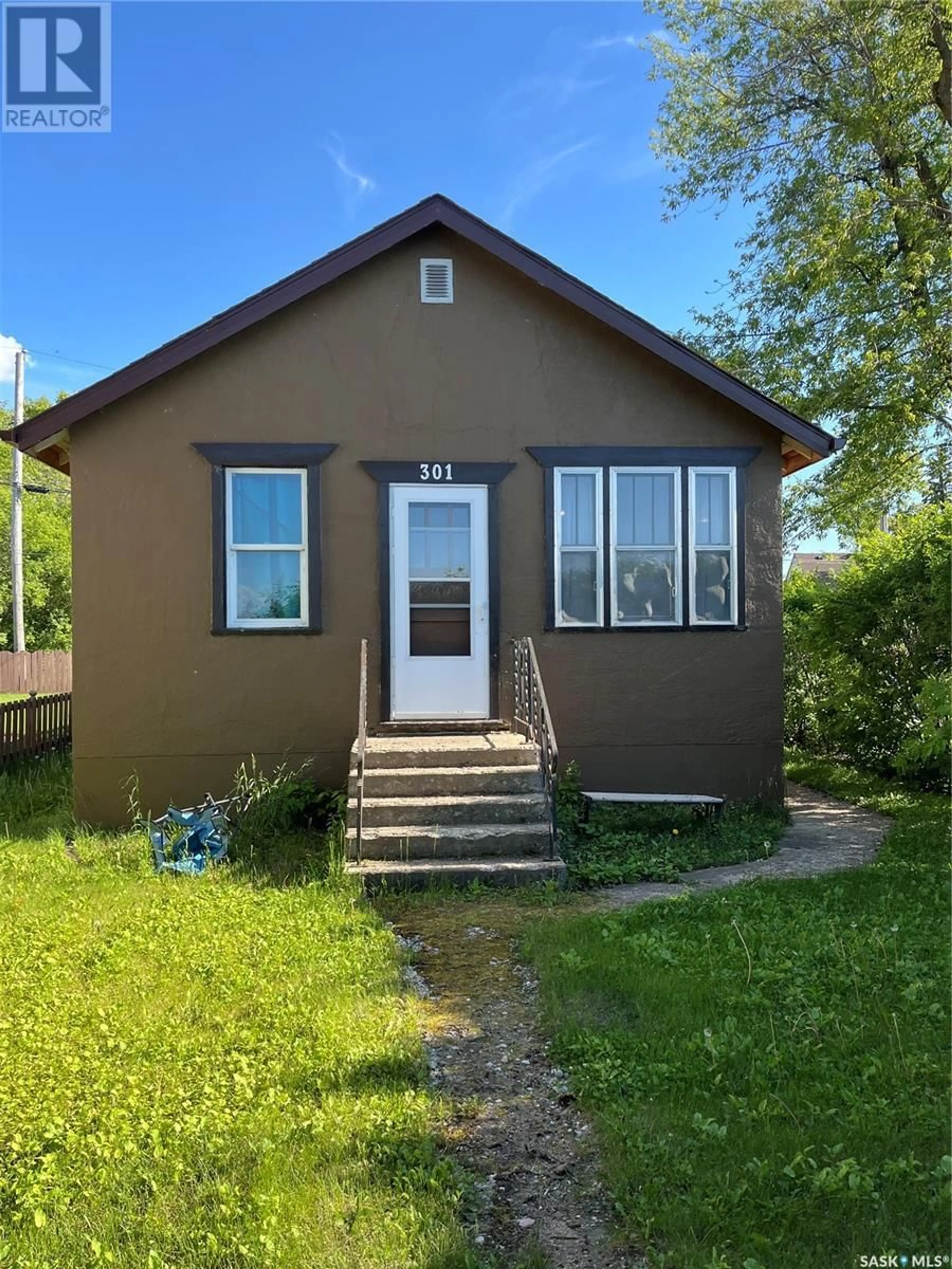 Frontside or backside of a home for 301 River STREET E, Prince Albert Saskatchewan S6V0A3