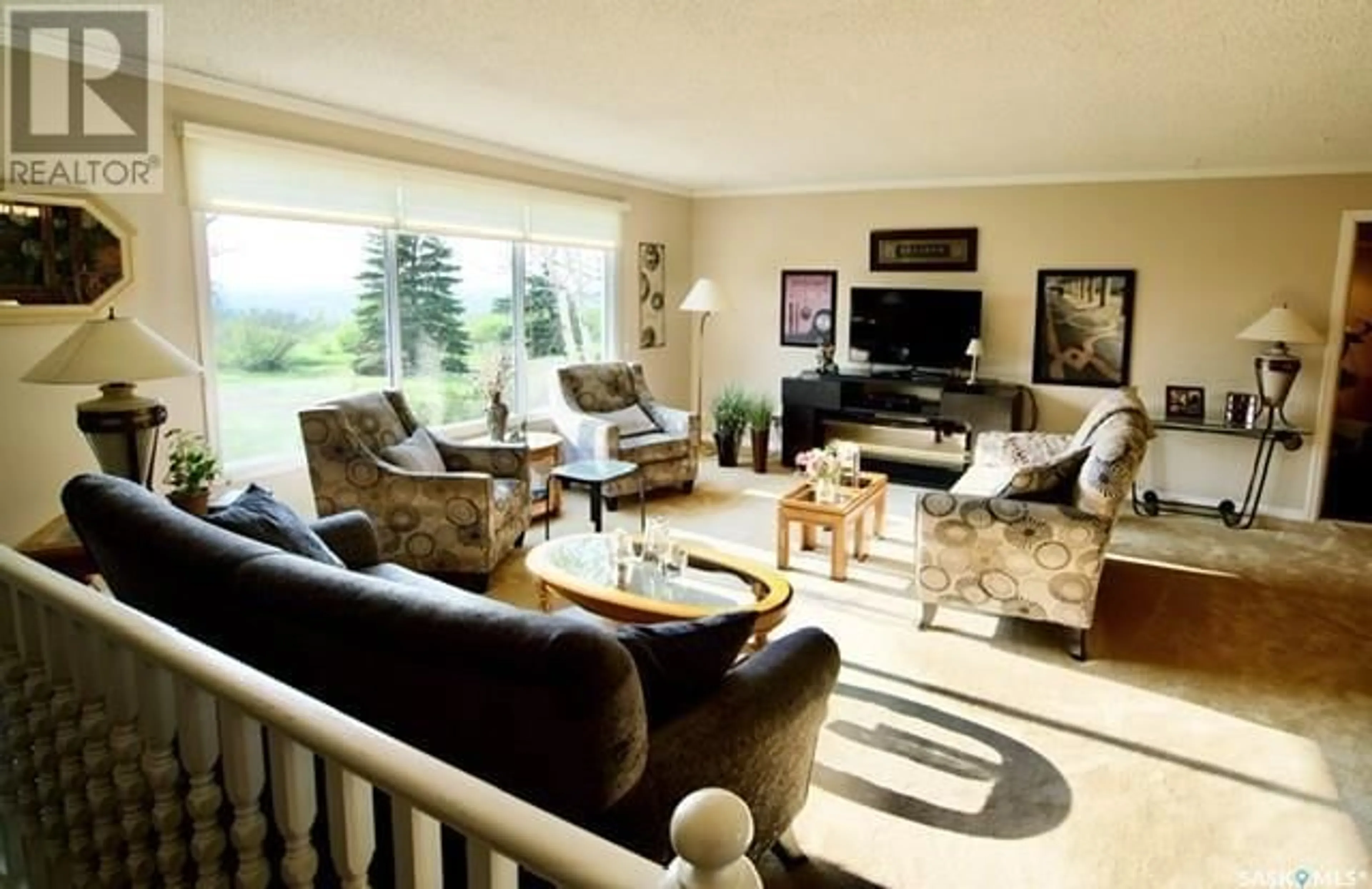 Living room, carpet floors for Reynolds Acreage, Outlook Saskatchewan S0L2N0