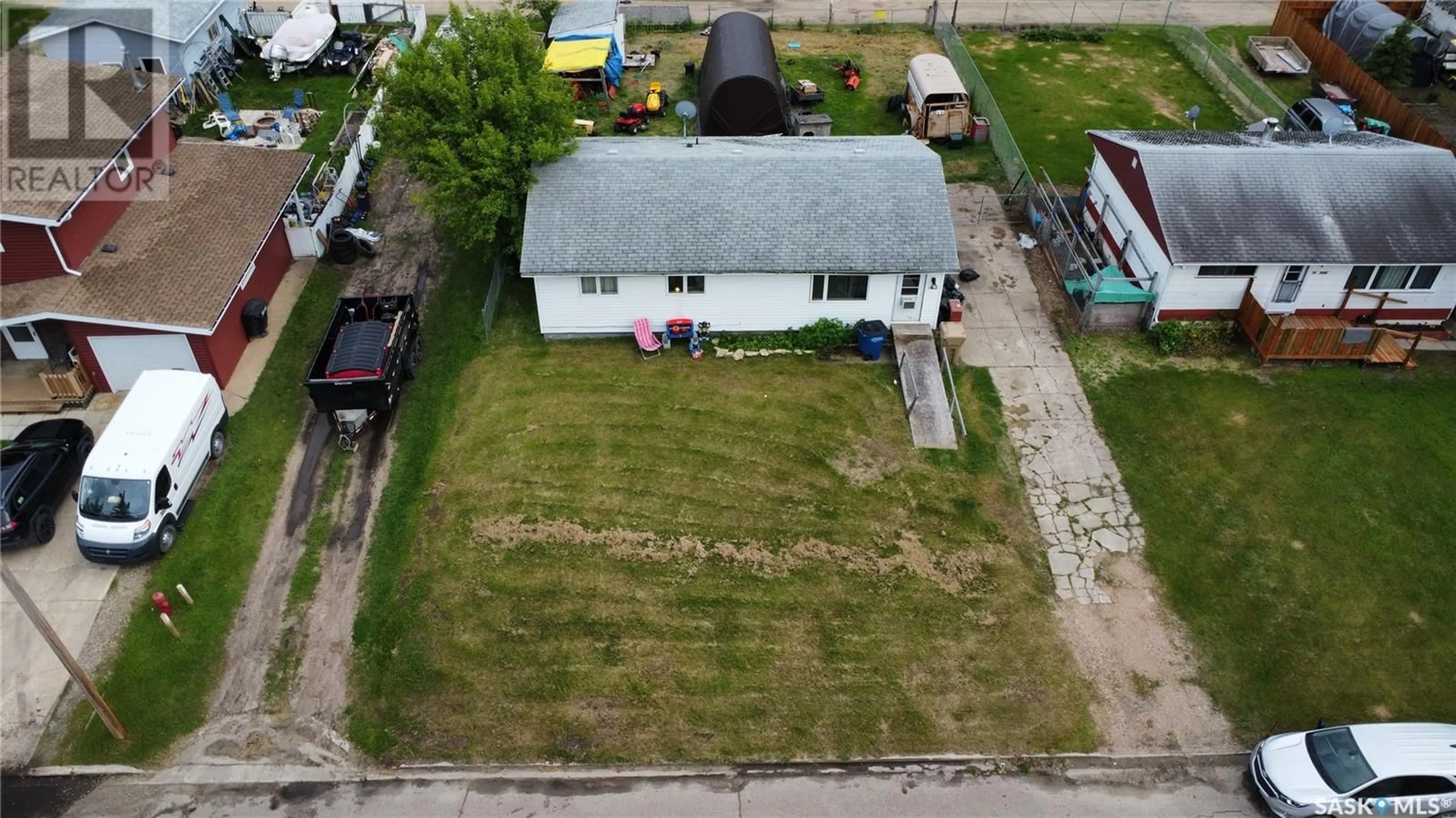 Frontside or backside of a home for 313 3rd AVENUE E, Shellbrook Saskatchewan S0T2E0