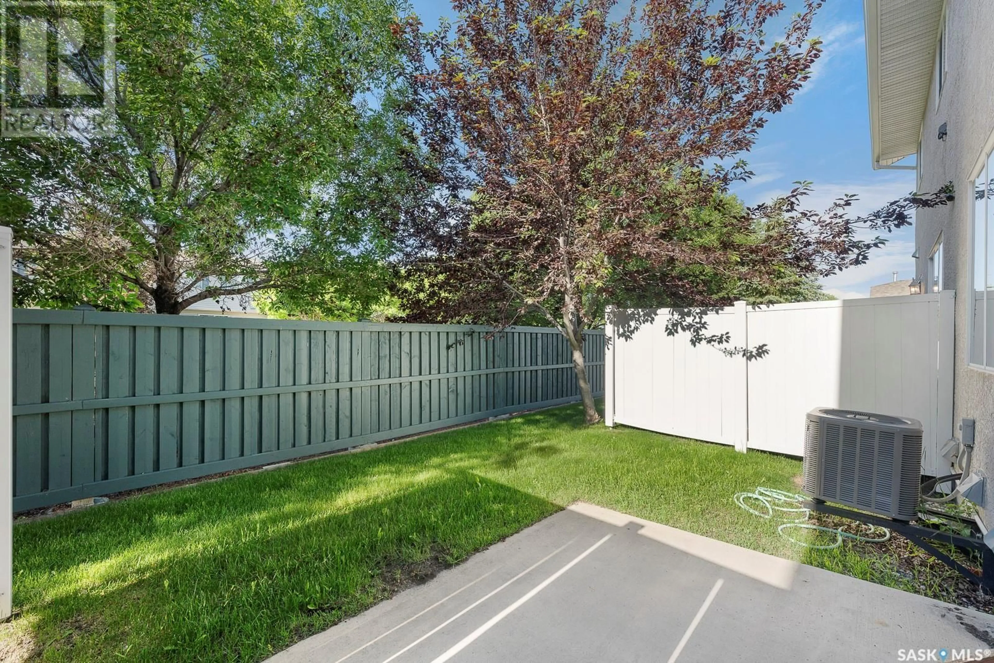 Fenced yard for 8 2801 WINDSOR PARK ROAD, Regina Saskatchewan S4V1R7