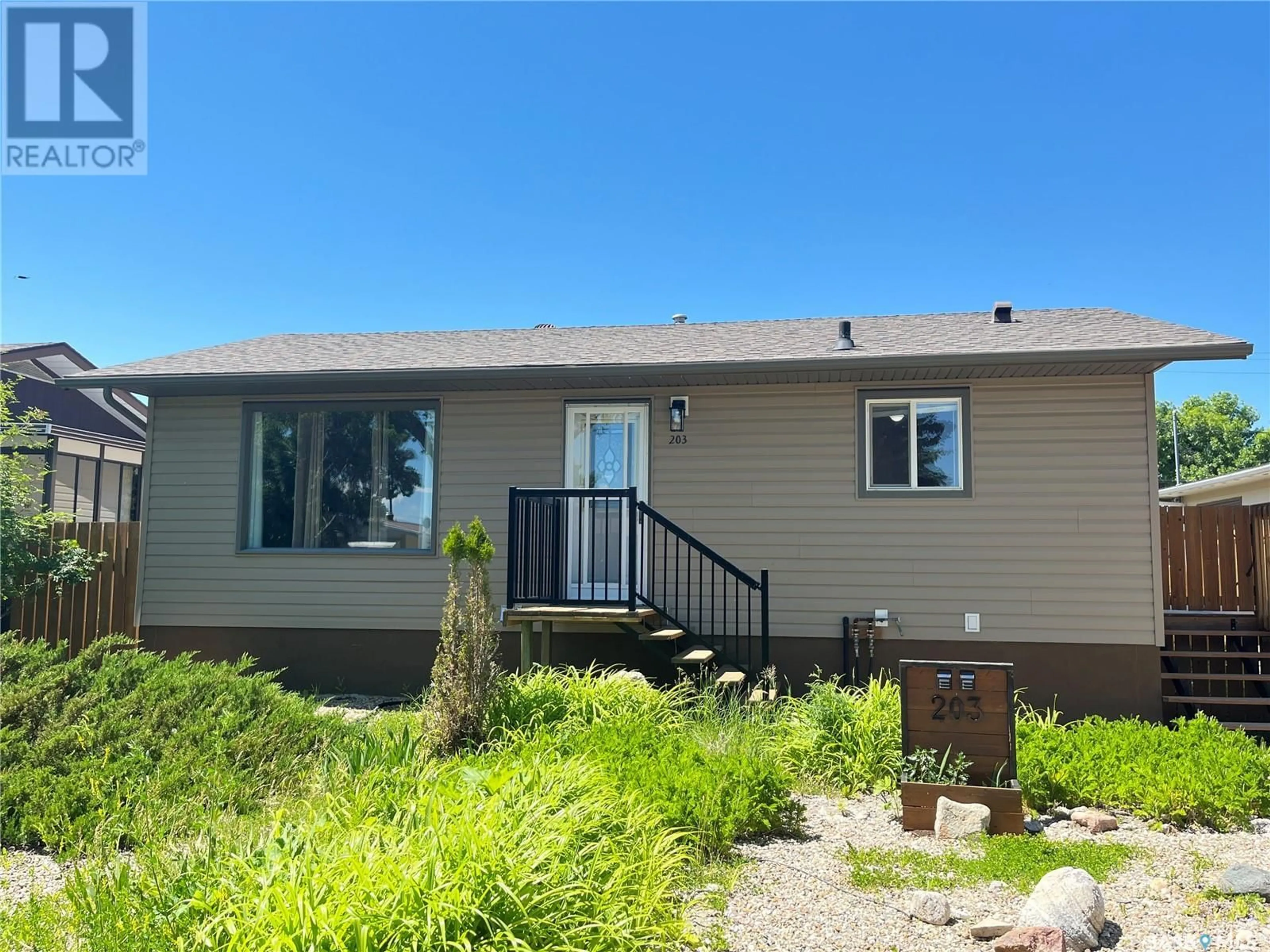 Frontside or backside of a home for 203 Griffin STREET, Maple Creek Saskatchewan S0N1N0