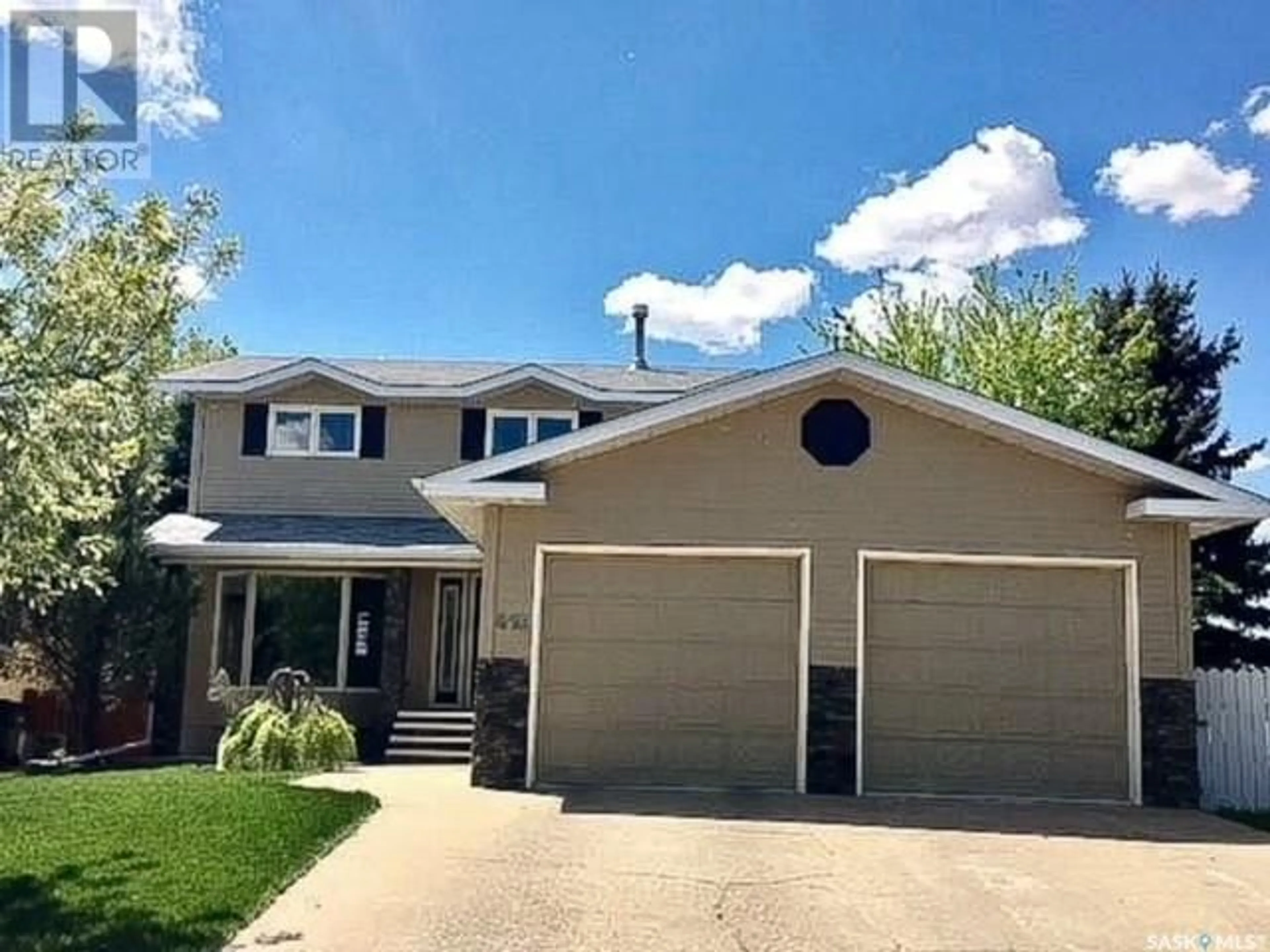 Frontside or backside of a home for 418 Curry CRESCENT, Swift Current Saskatchewan S9H4X4