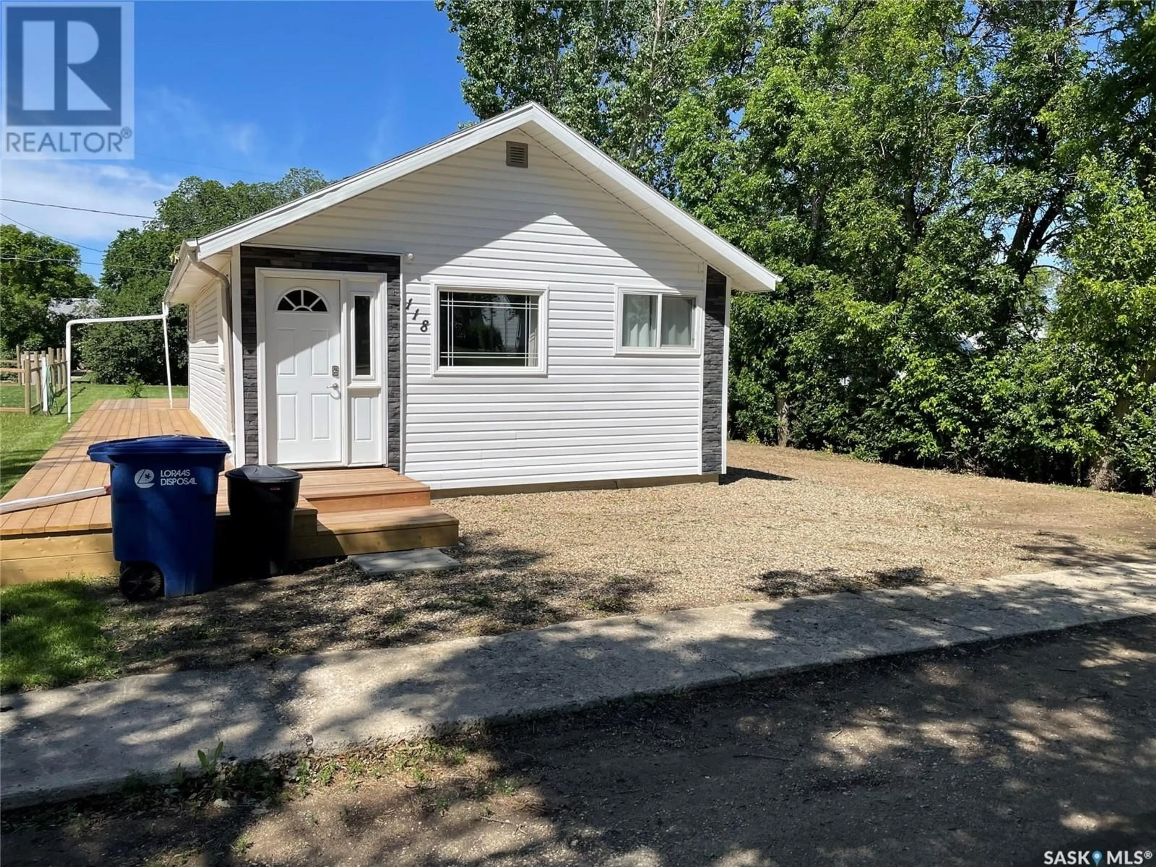 Outside view for 118 2nd STREET E, Lafleche Saskatchewan S0H2K0