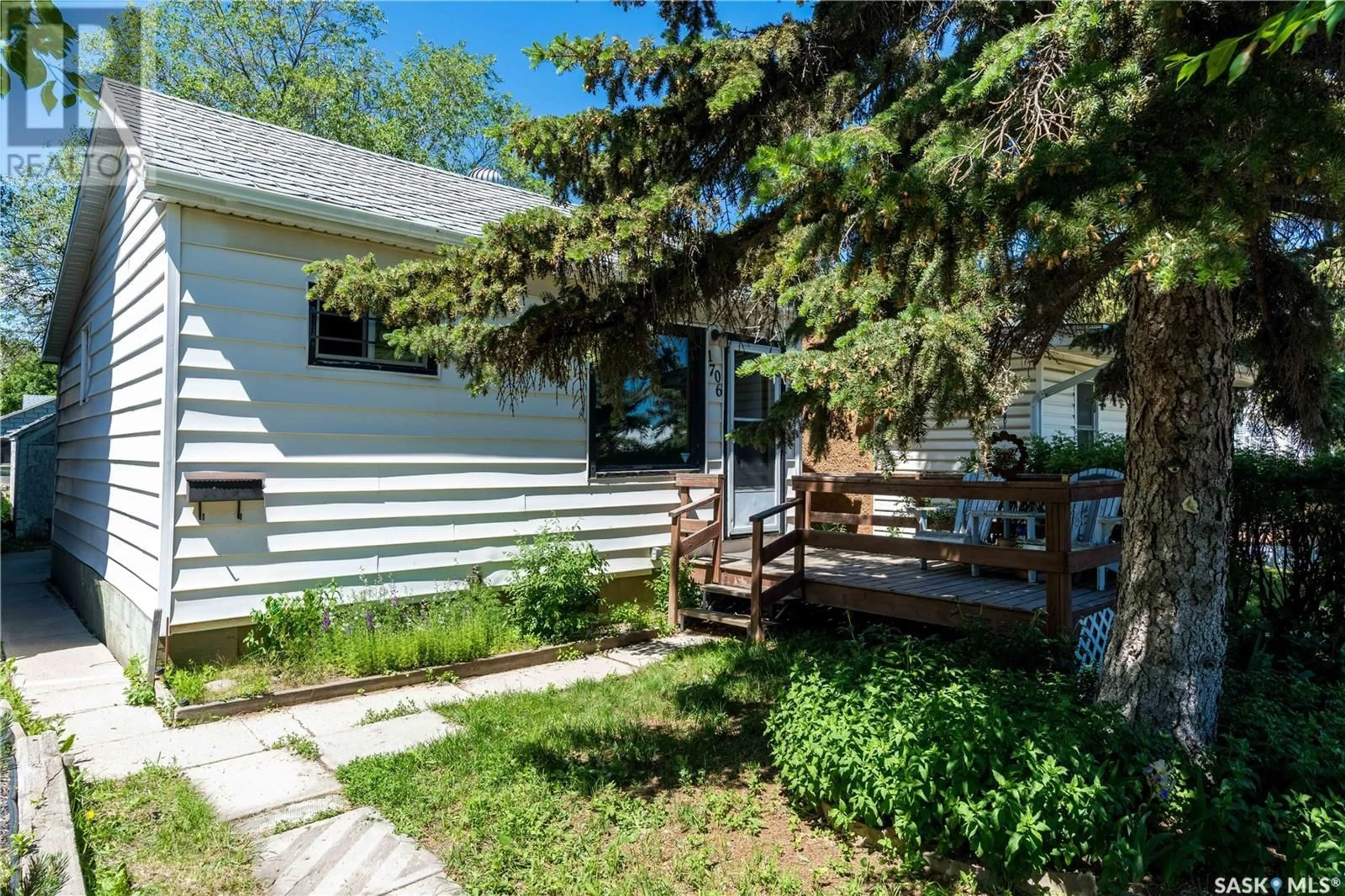 Frontside or backside of a home for 1706 Alexandra STREET, Regina Saskatchewan S4T4P2