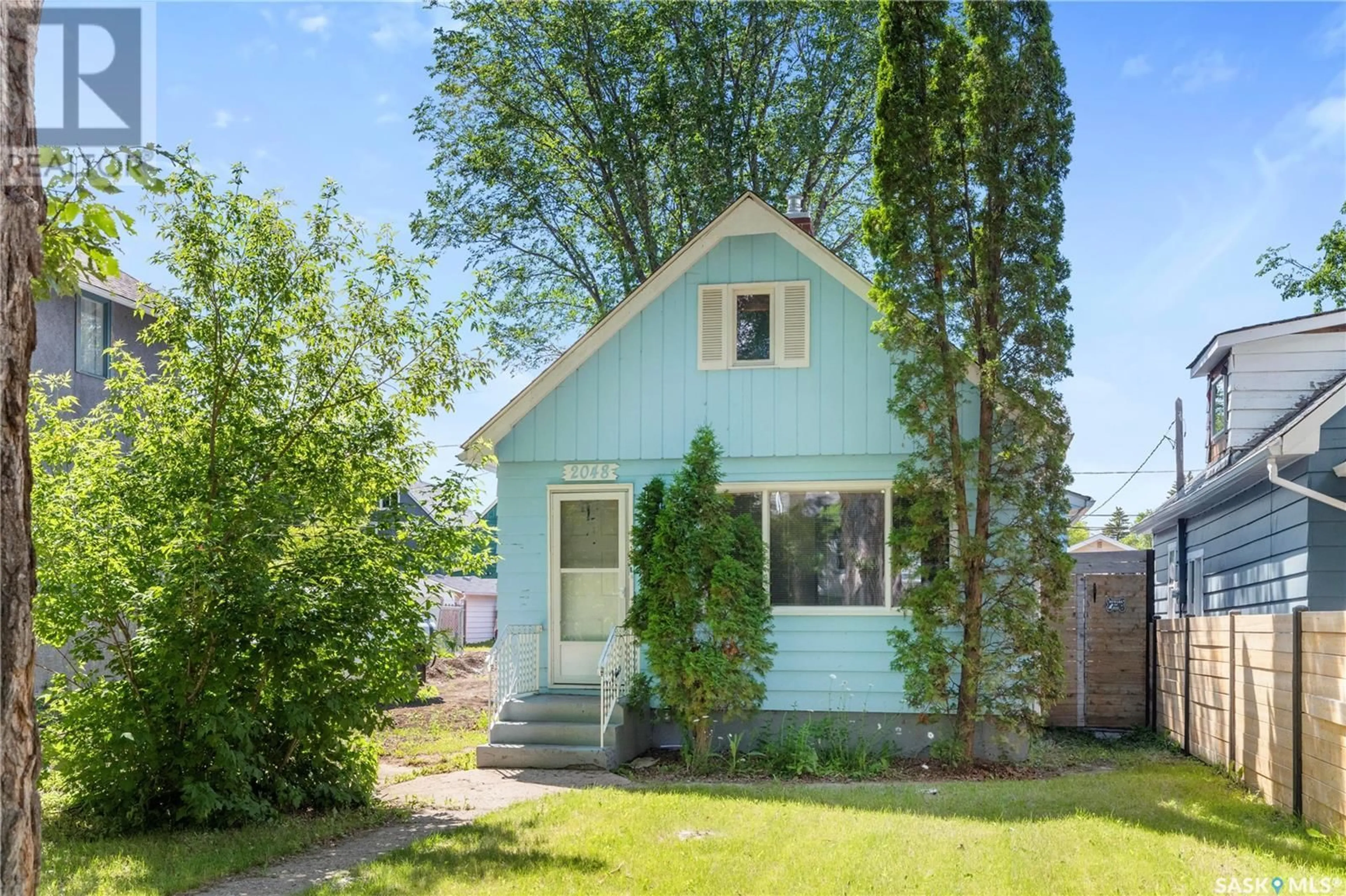 Cottage for 2048 Argyle STREET, Regina Saskatchewan S4T3S7