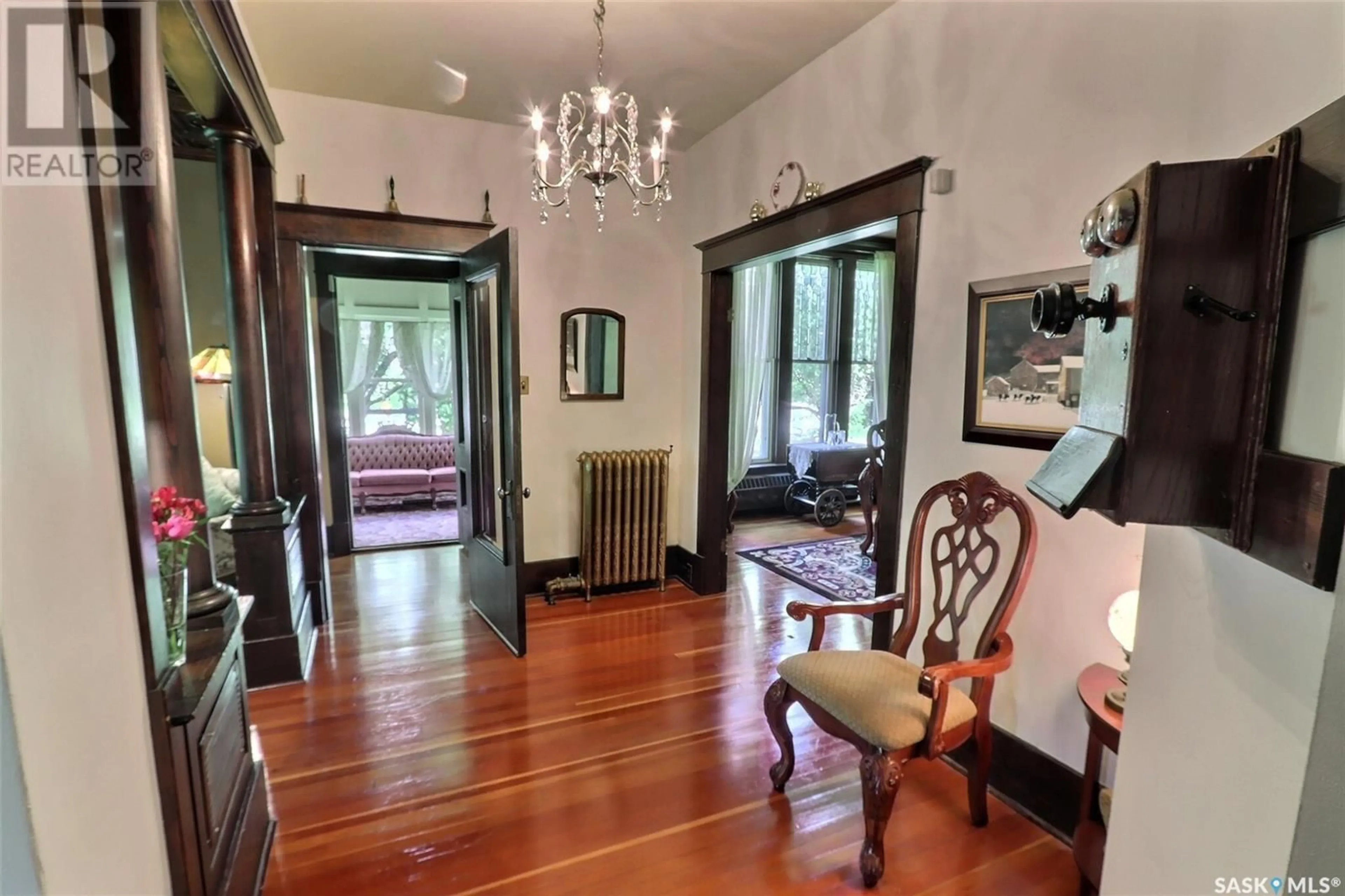 Indoor foyer for 313 19TH STREET, Prince Albert Saskatchewan S6V4C8