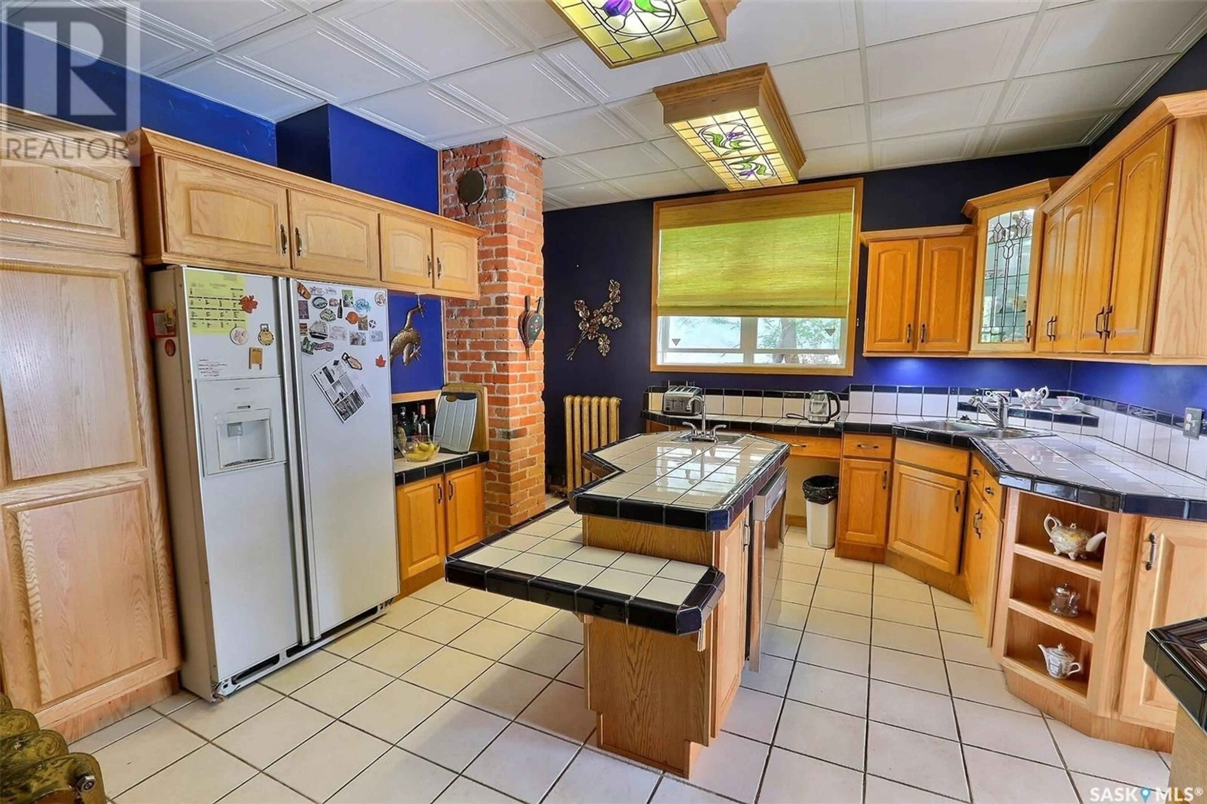 Standard kitchen, ceramic/tile floor for 313 19TH STREET, Prince Albert Saskatchewan S6V4C8