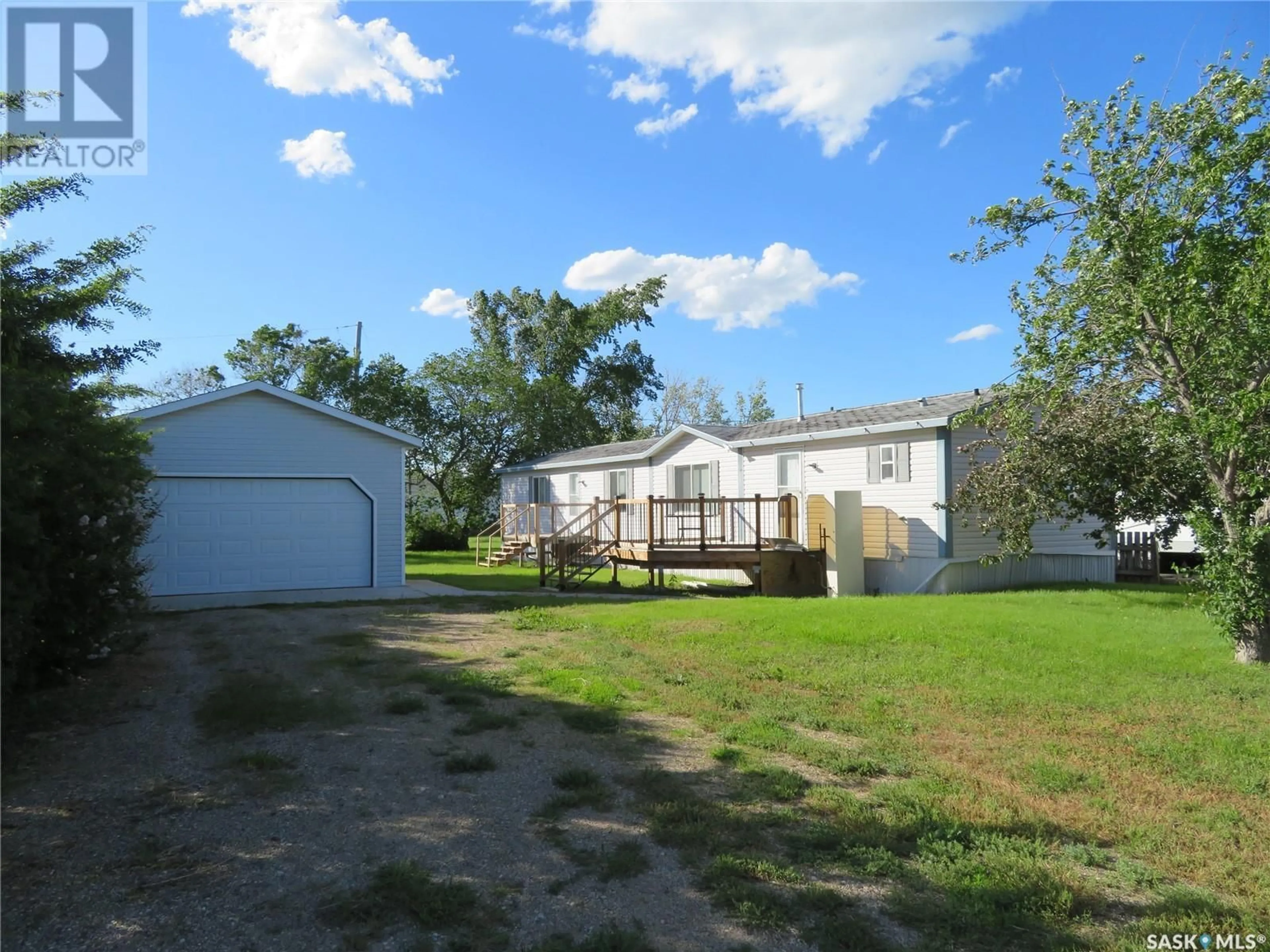 Outside view for 404 Walter Scott AVENUE, Hanley Saskatchewan S0G2E0