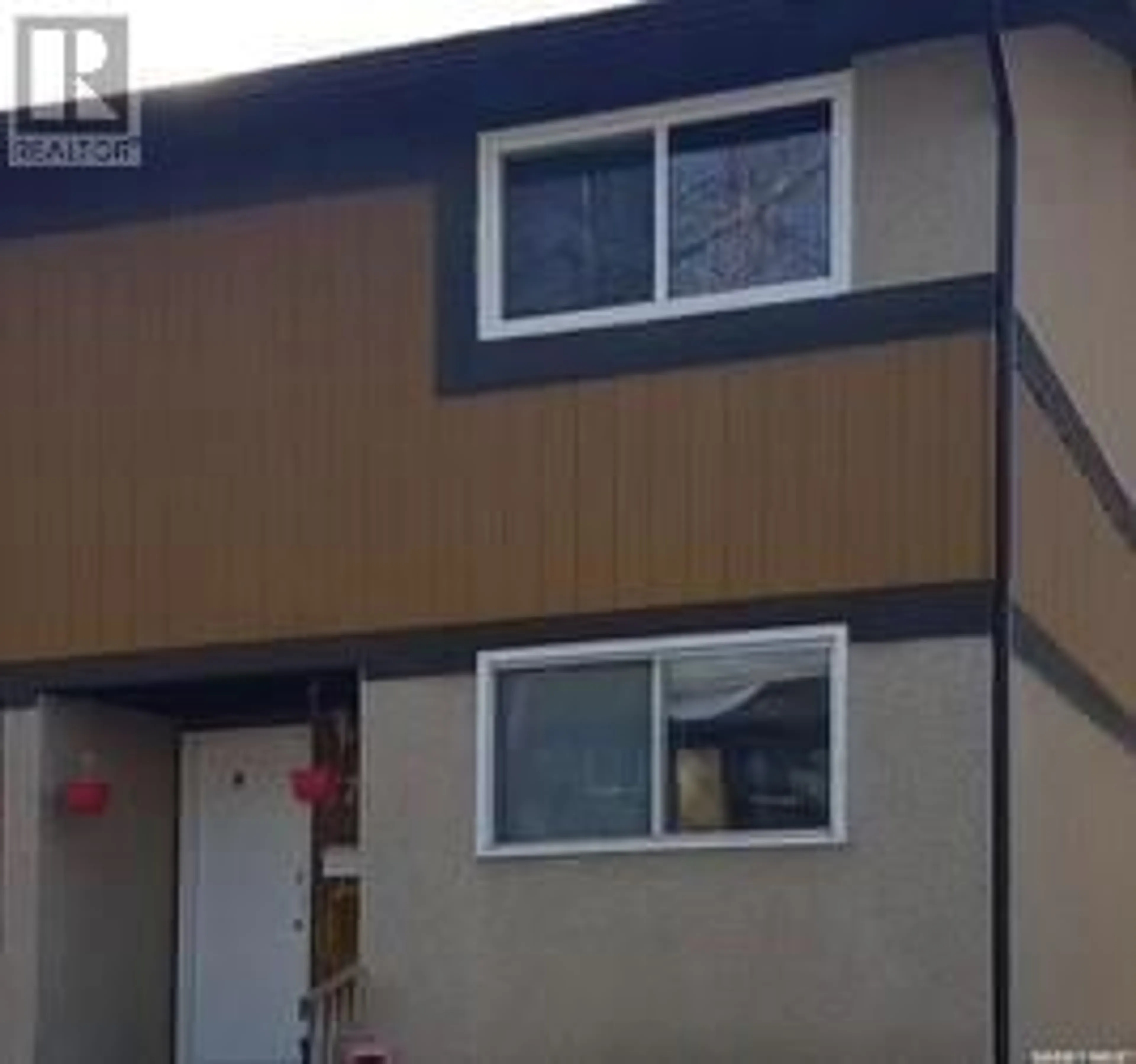A pic from exterior of the house or condo for 77 Mackenzie MEWS, Regina Saskatchewan S4N5M4