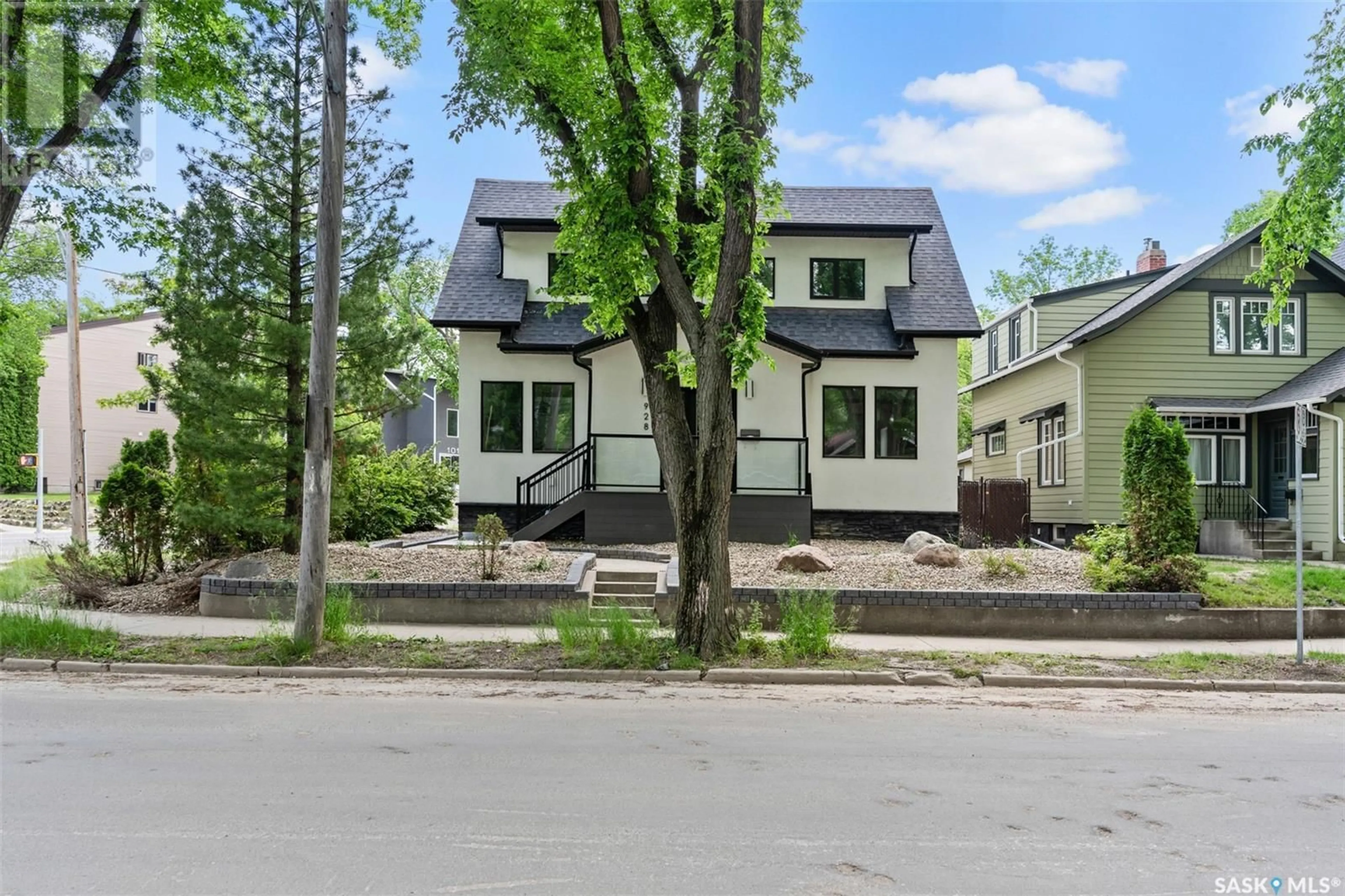 Frontside or backside of a home for 928 Temperance STREET, Saskatoon Saskatchewan S7N0N4
