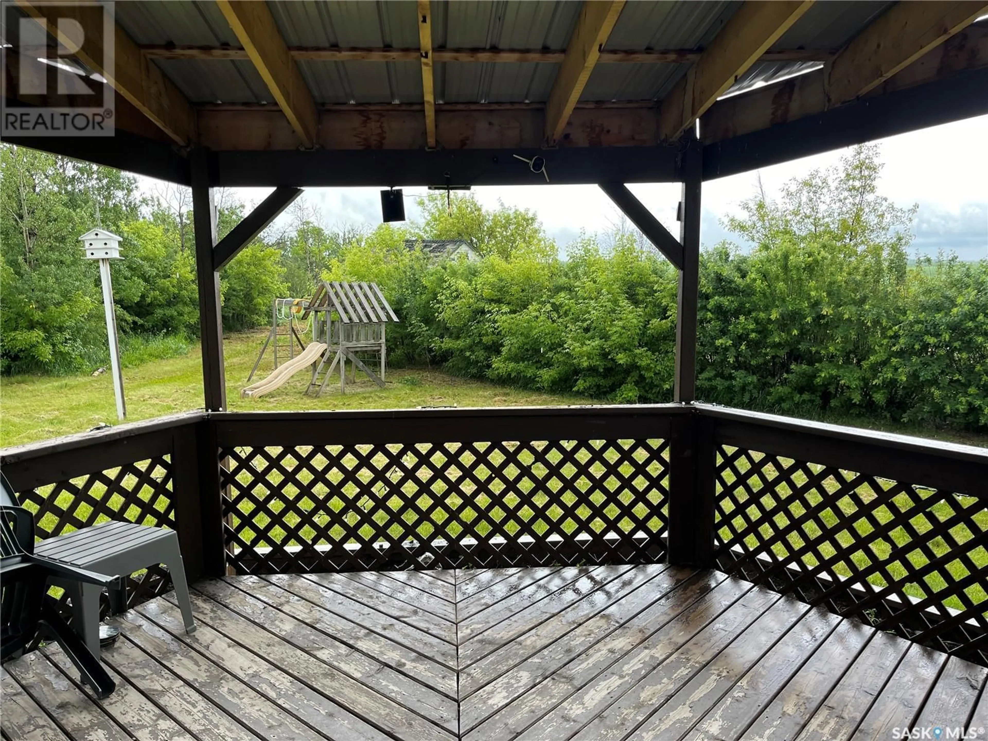 Patio for Springburn Road Wynyard Acreage, Wynyard Saskatchewan S0A4T0