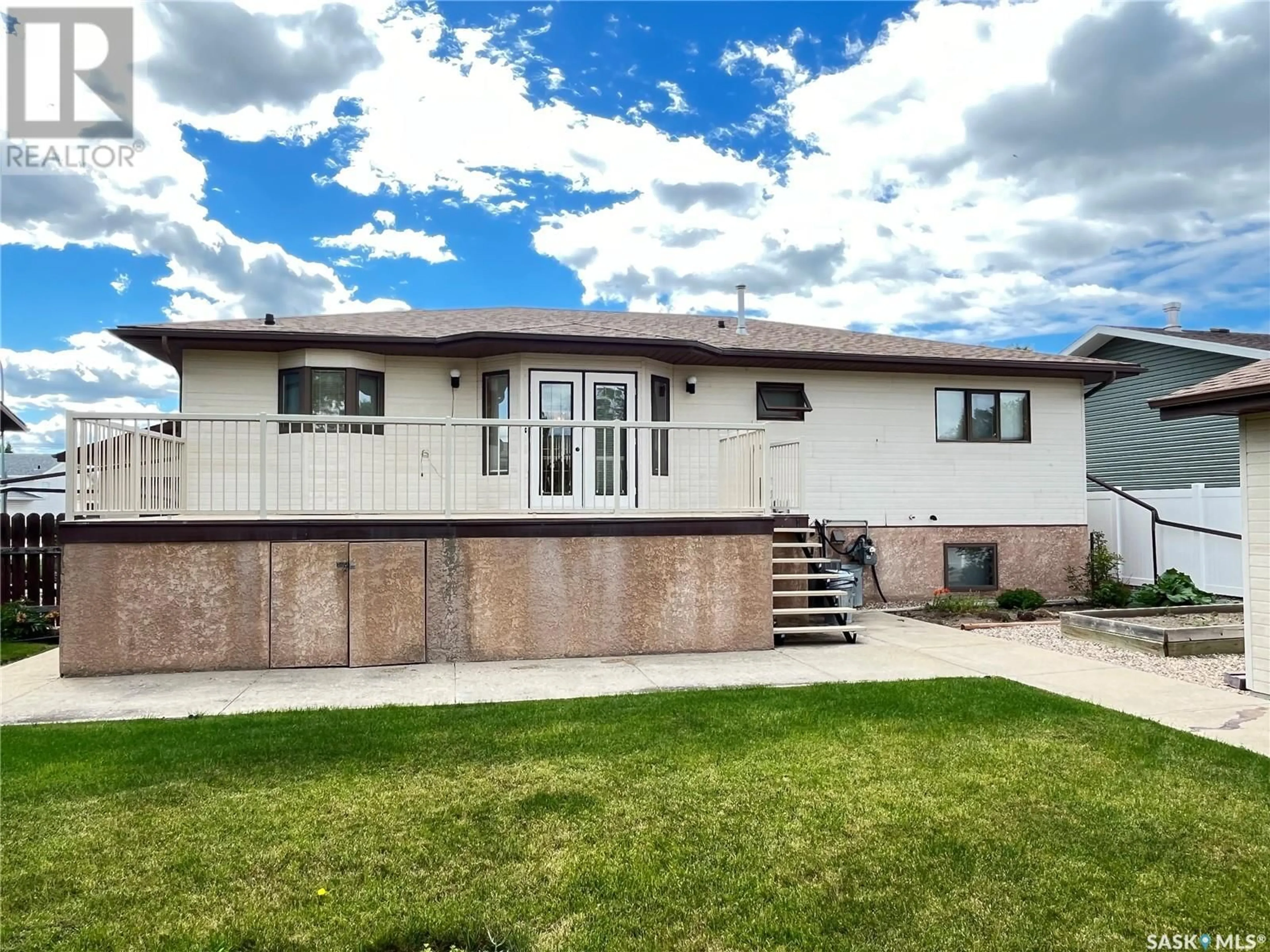 Frontside or backside of a home for 47 Harrigan CRESCENT, Maple Creek Saskatchewan S0N1N0