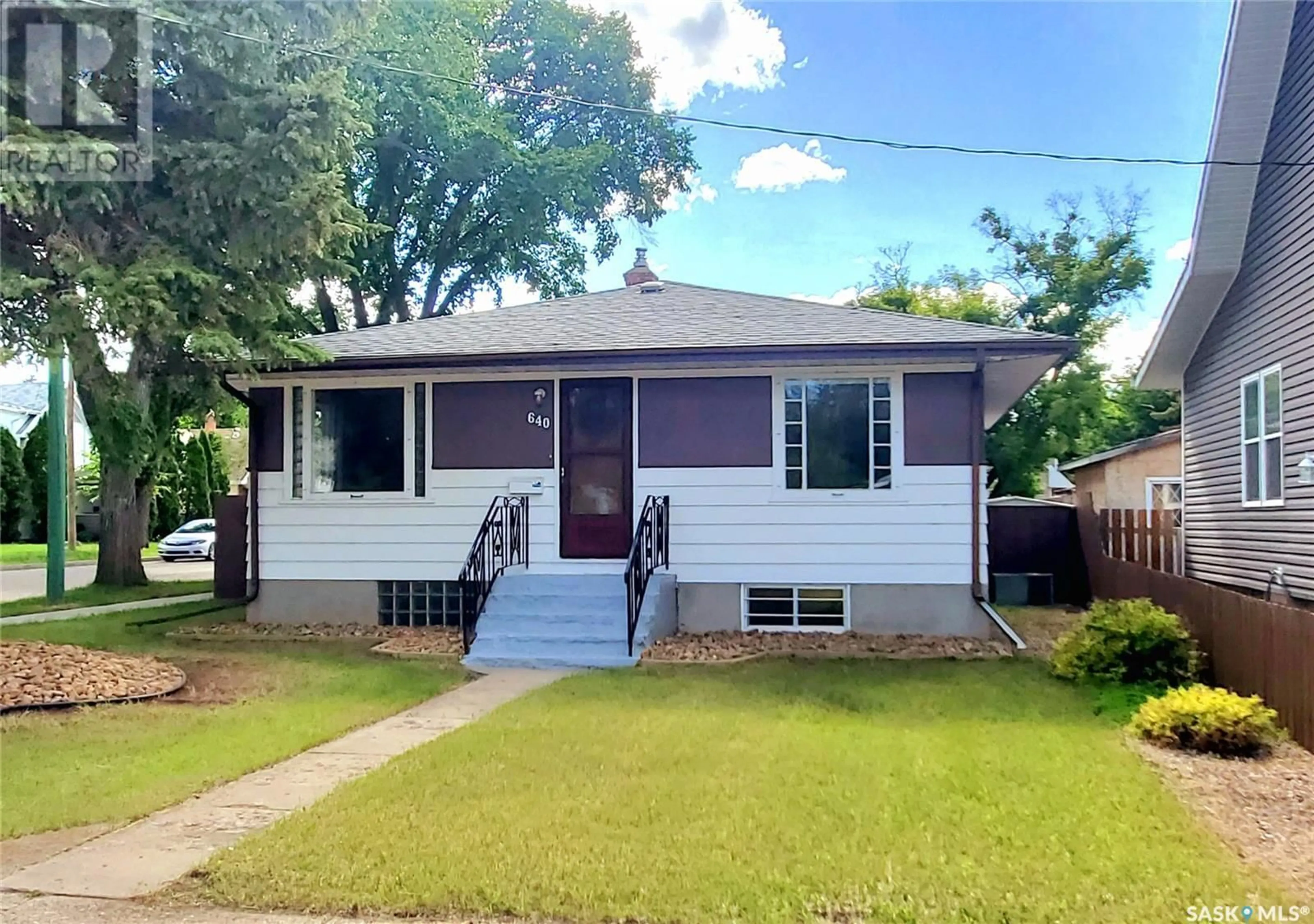 Frontside or backside of a home for 640 Skipton ROAD, Moose Jaw Saskatchewan S6H5T3