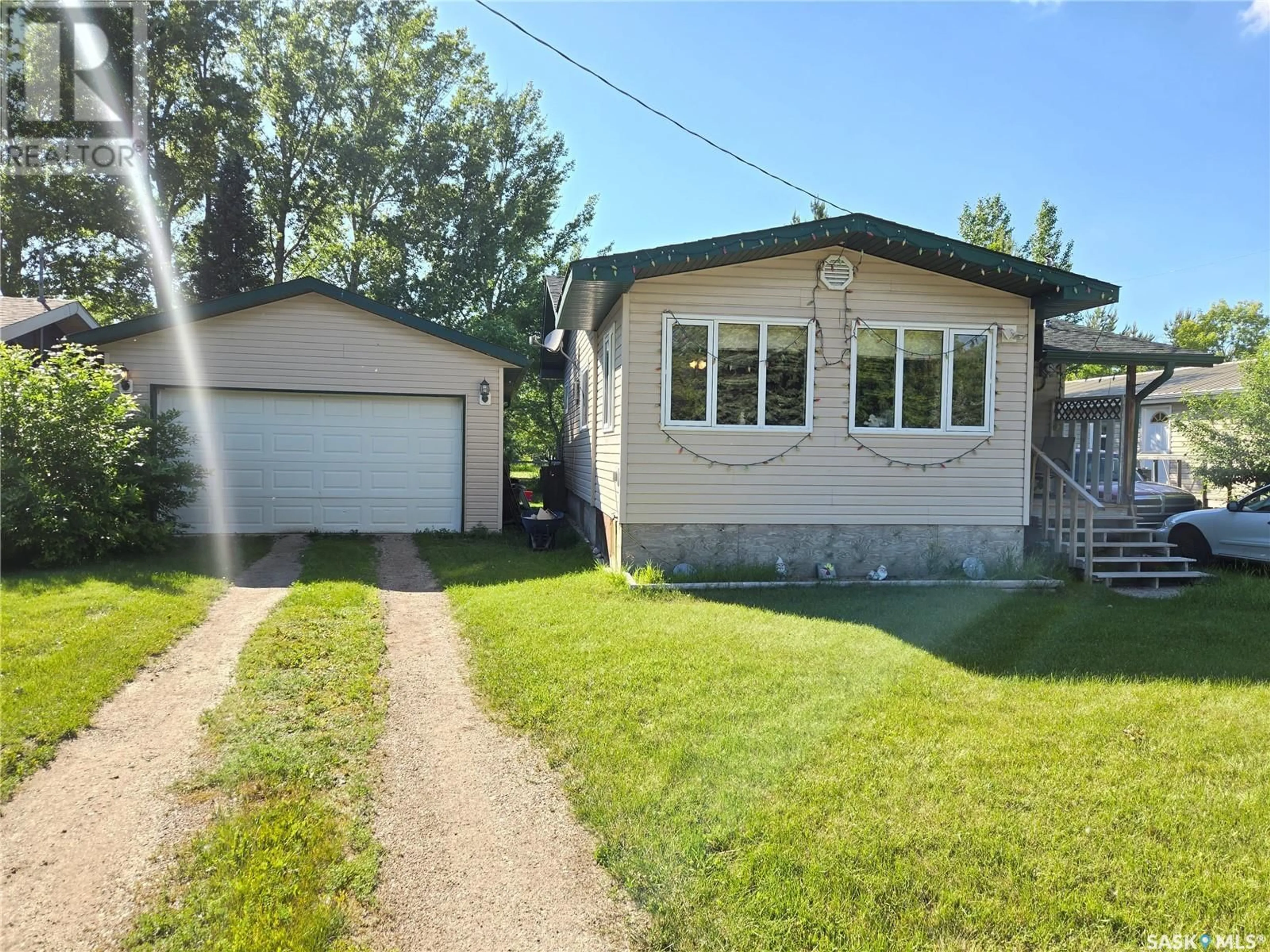 Frontside or backside of a home, cottage for 455 Mistusinne CRESCENT, Mistusinne Saskatchewan S0H1J0