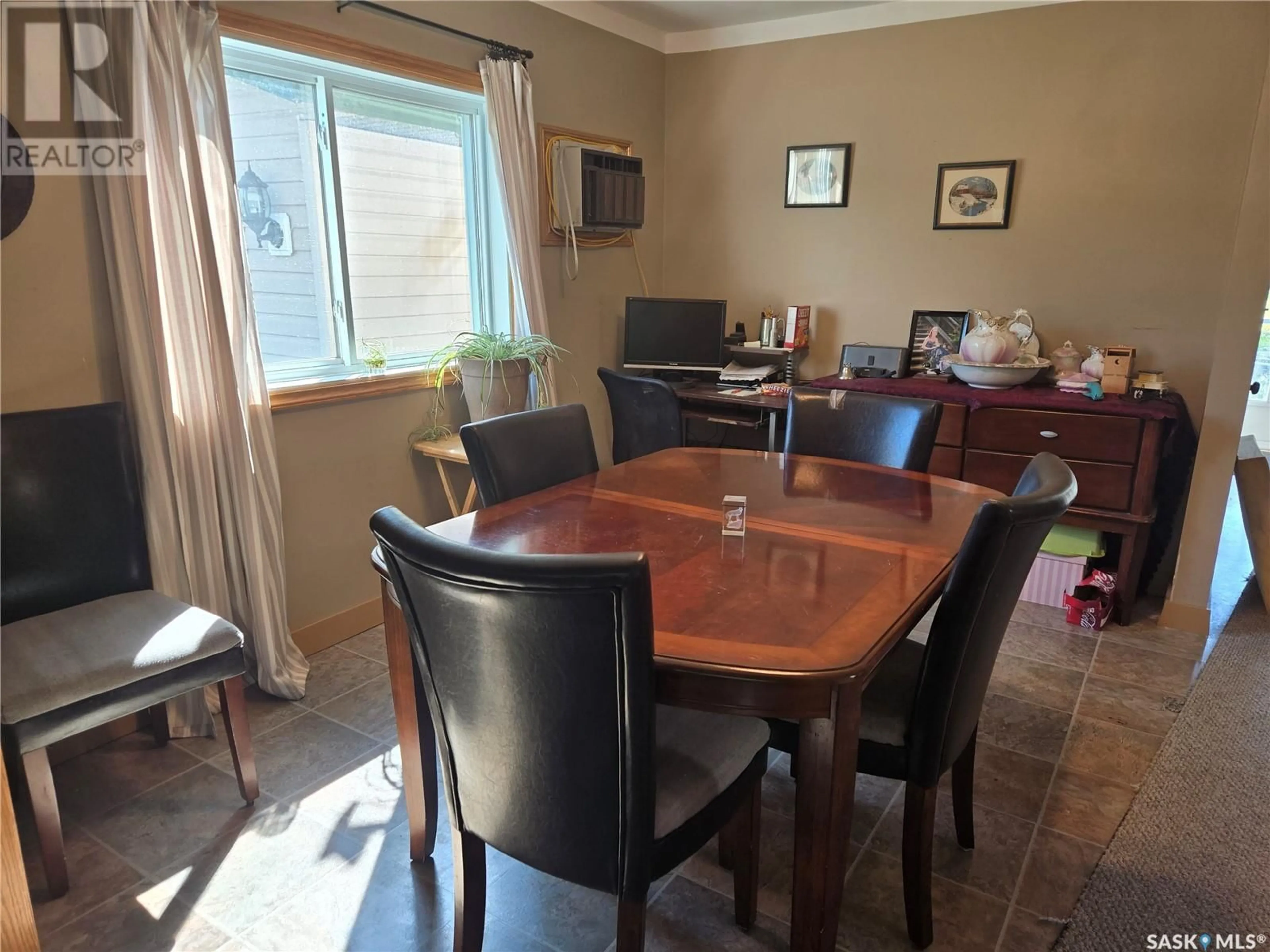 Dining room for 455 Mistusinne CRESCENT, Mistusinne Saskatchewan S0H1J0