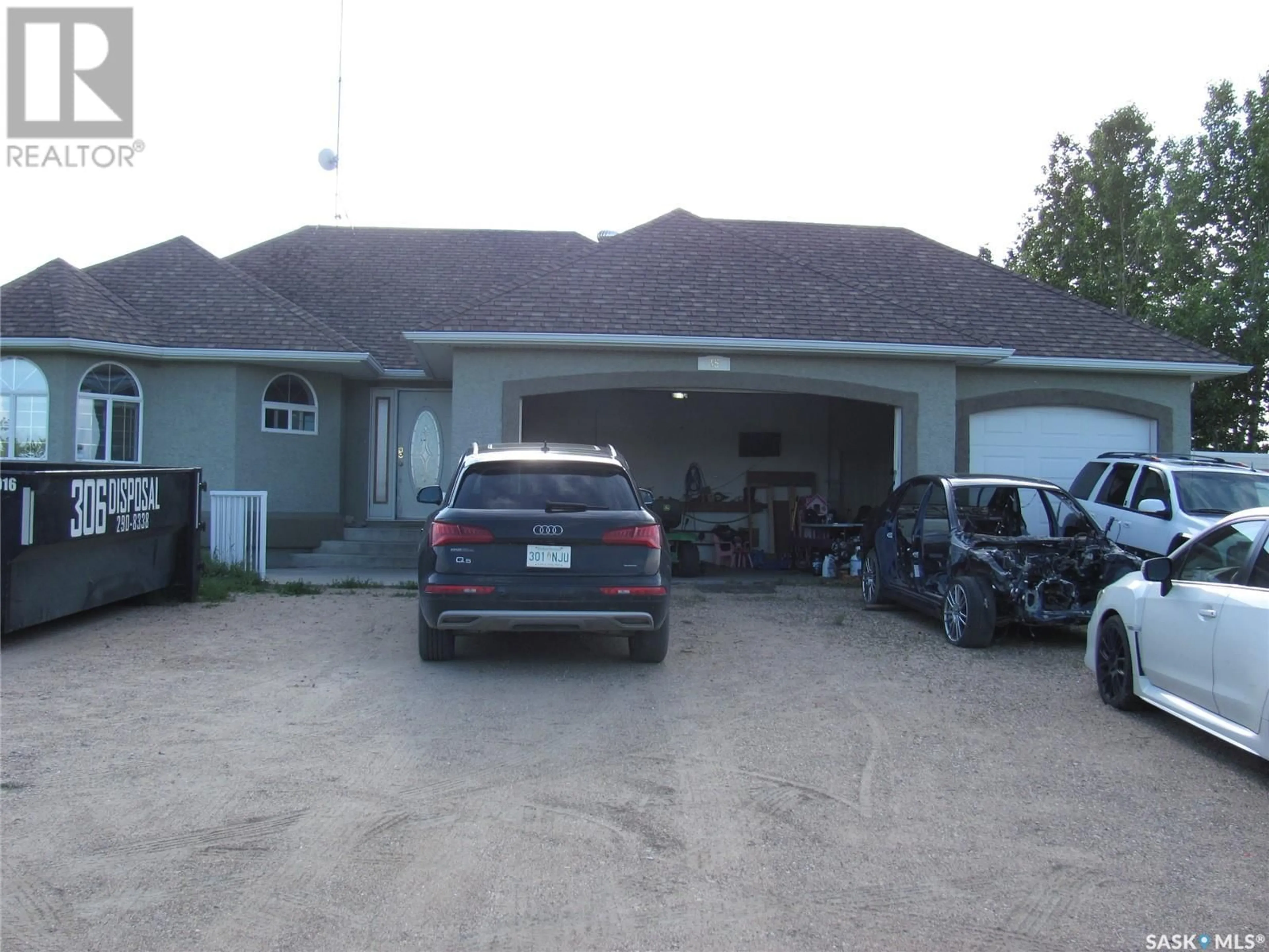 Indoor garage for 35 Southpoint LANE, Corman Park Rm No. 344 Saskatchewan S7K5W1