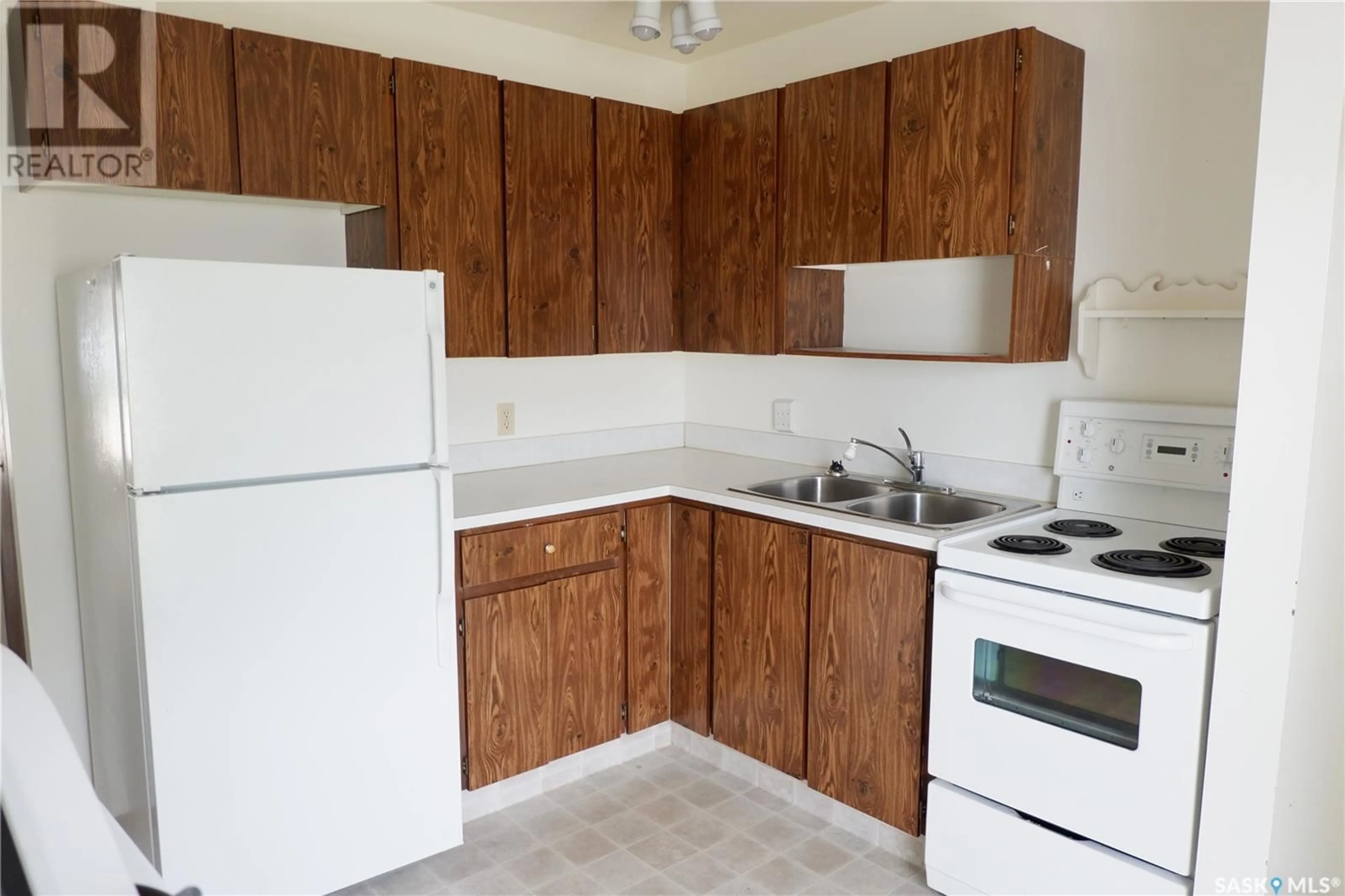 Standard kitchen, unknown floor, cottage for A&B 107 Brian STREET, Limerick Saskatchewan S0H2P0