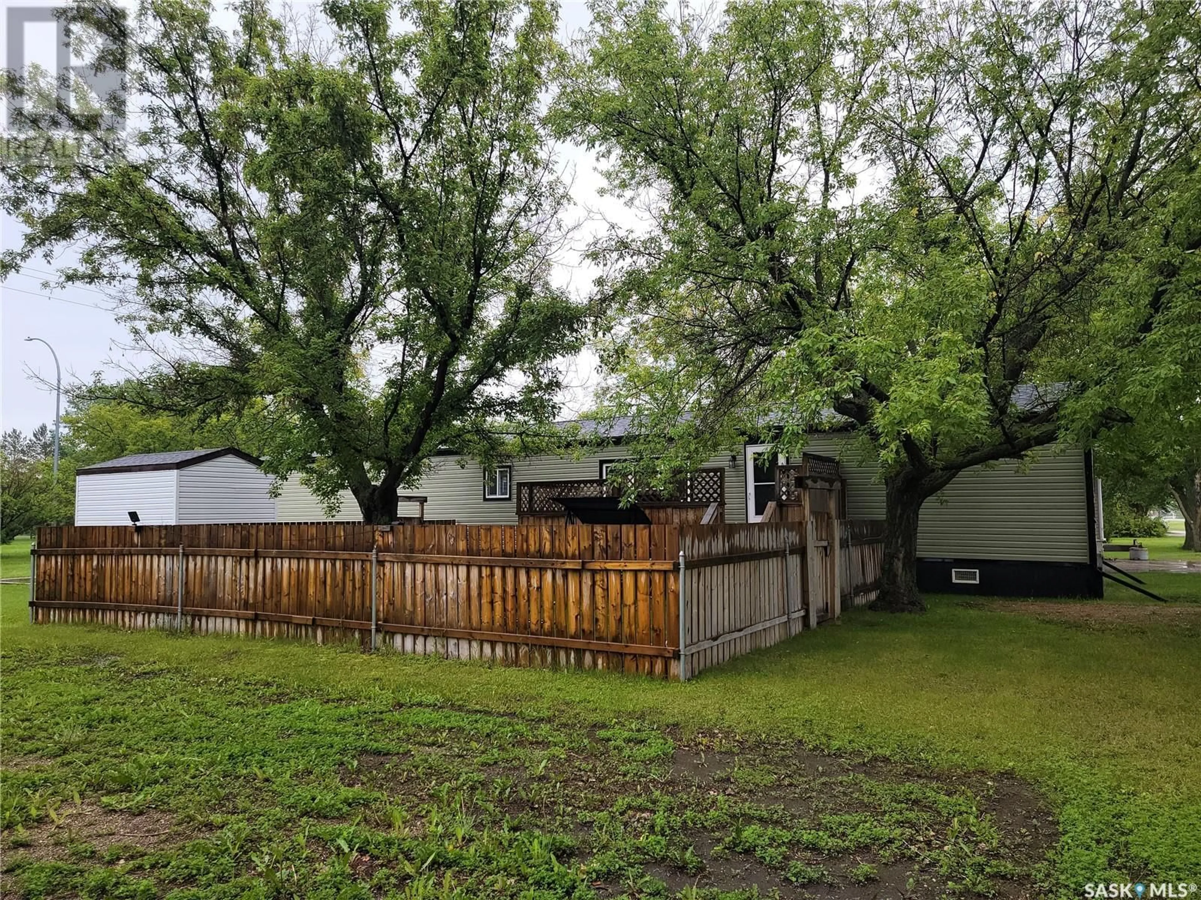 Fenced yard for 31 600 5th STREET E, Unity Saskatchewan S0K4L0