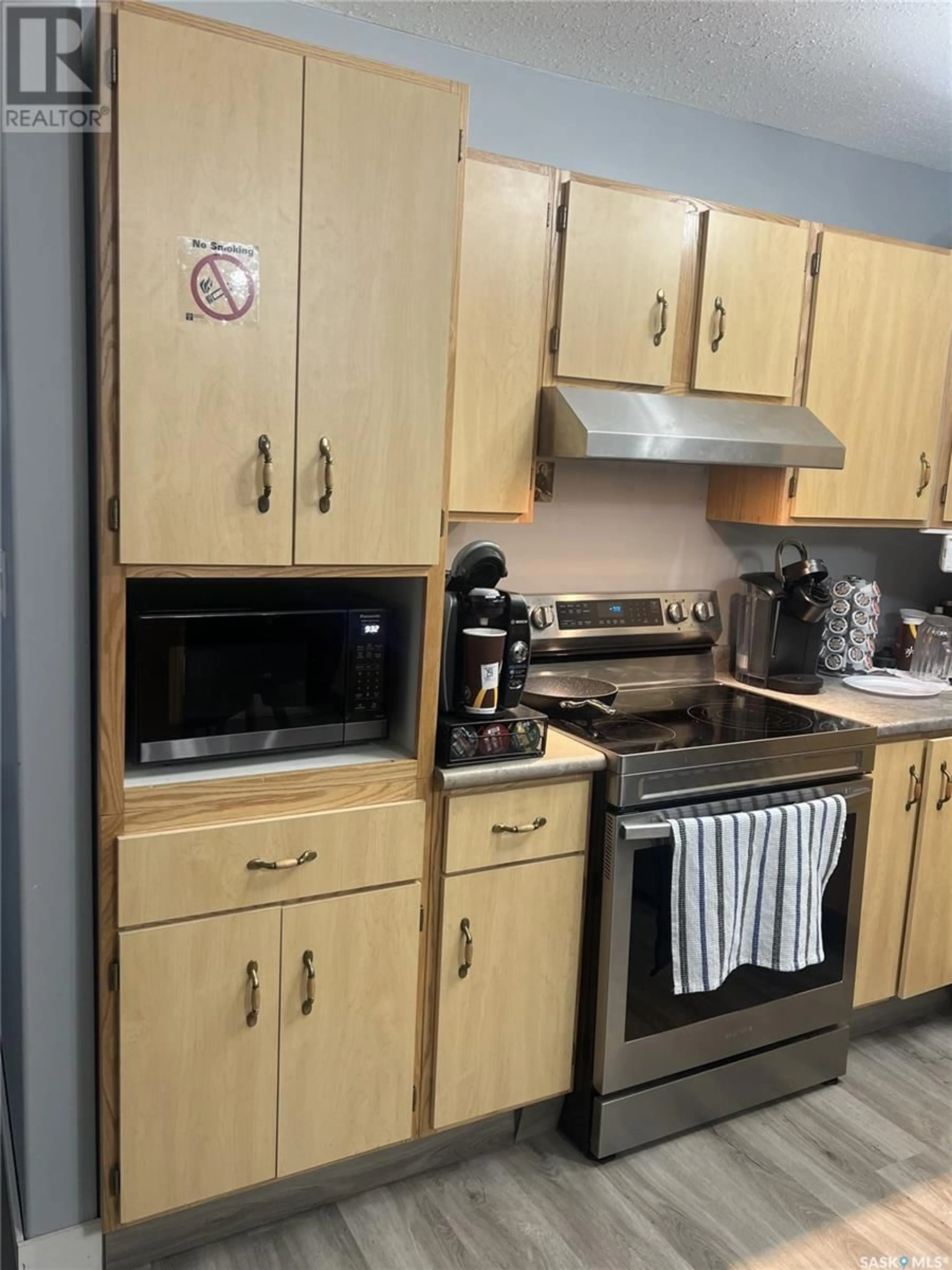 Standard kitchen, unknown for 153 2ND AVENUE, Lac La Plonge Saskatchewan S0M0G0