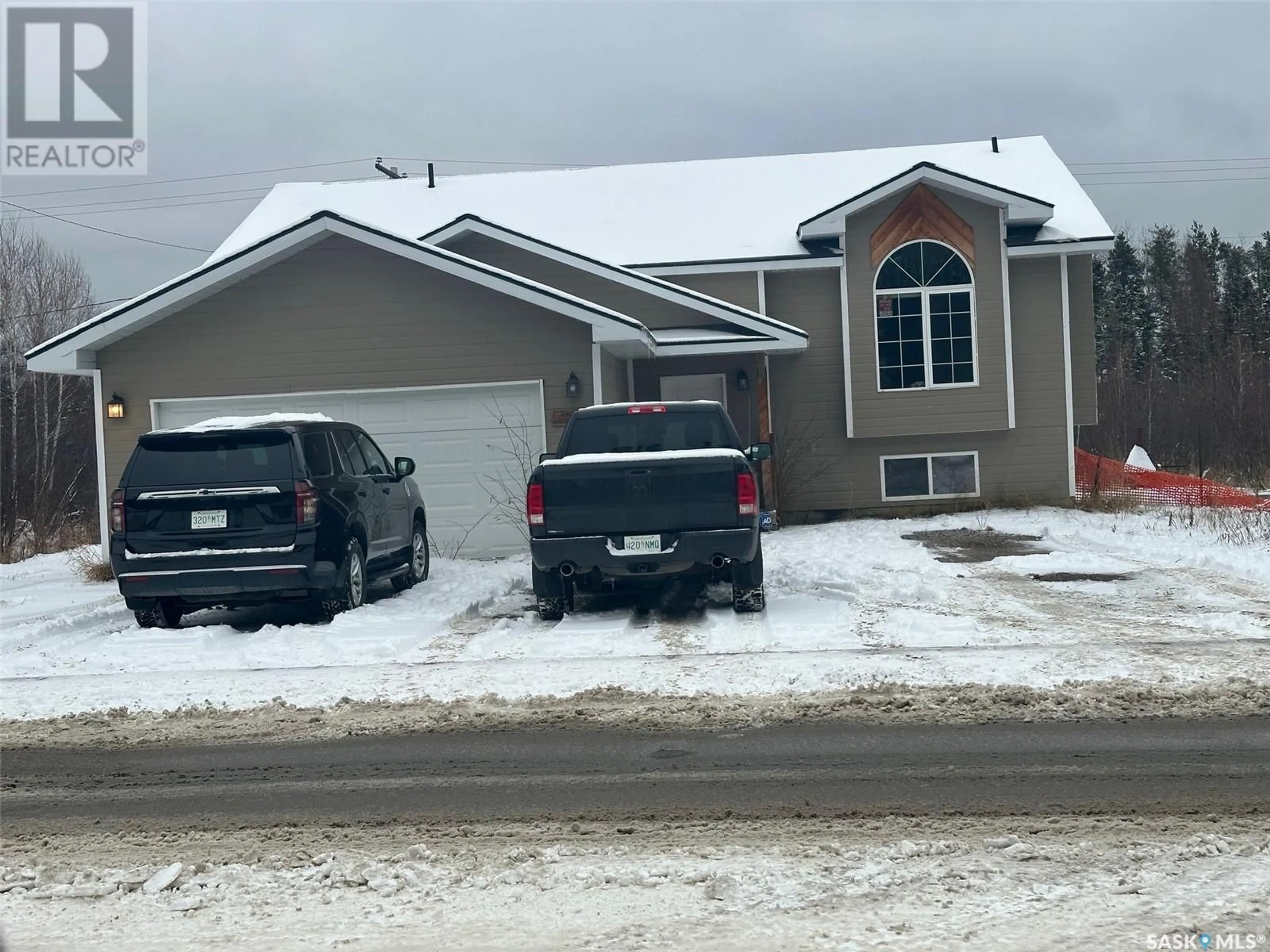 Home with vinyl exterior material, building for 1303 STUDER STREET, La Ronge Saskatchewan S0J1L0