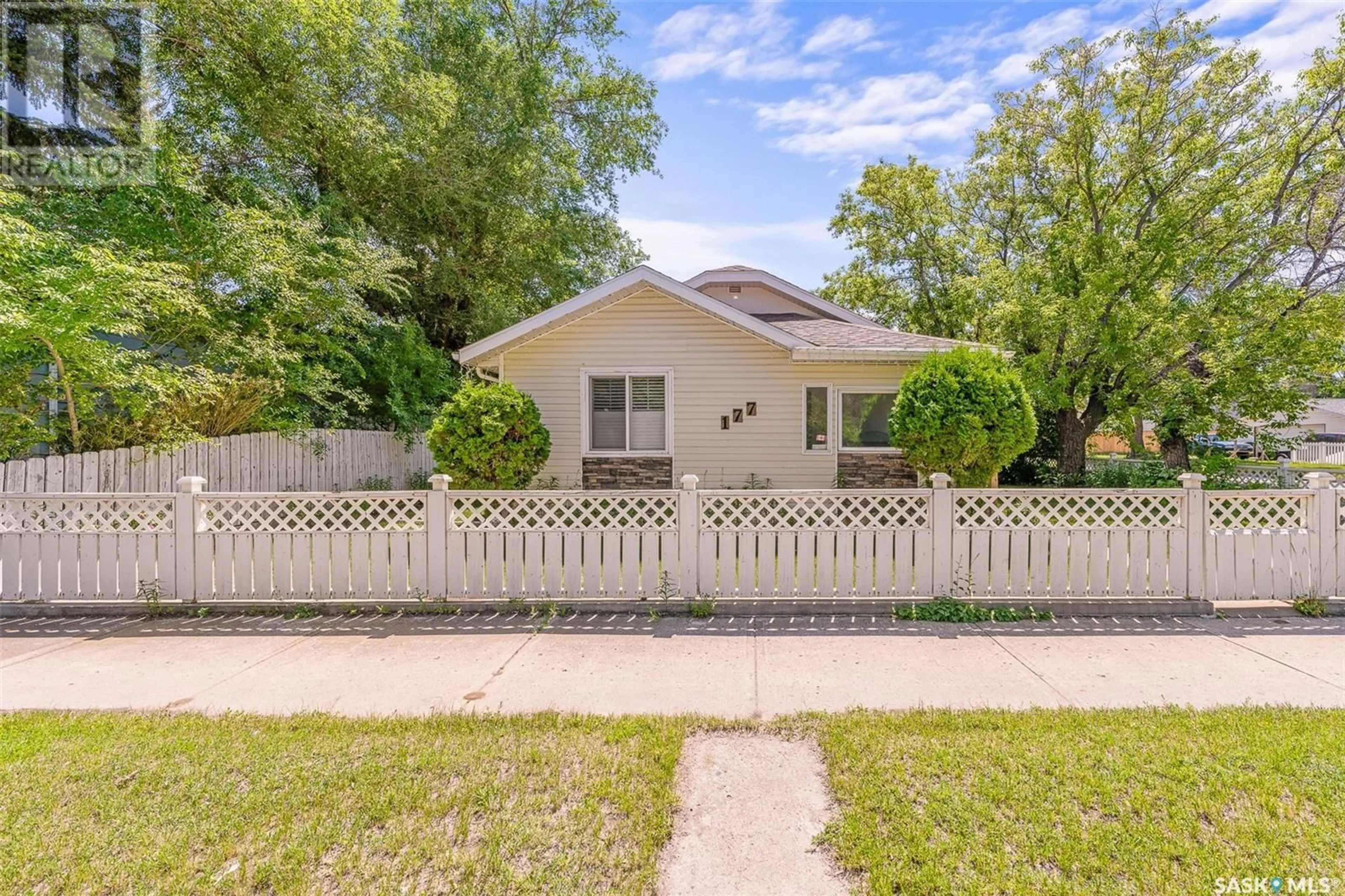 Frontside or backside of a home for 177 Lillooet STREET W, Moose Jaw Saskatchewan S6H4Y8