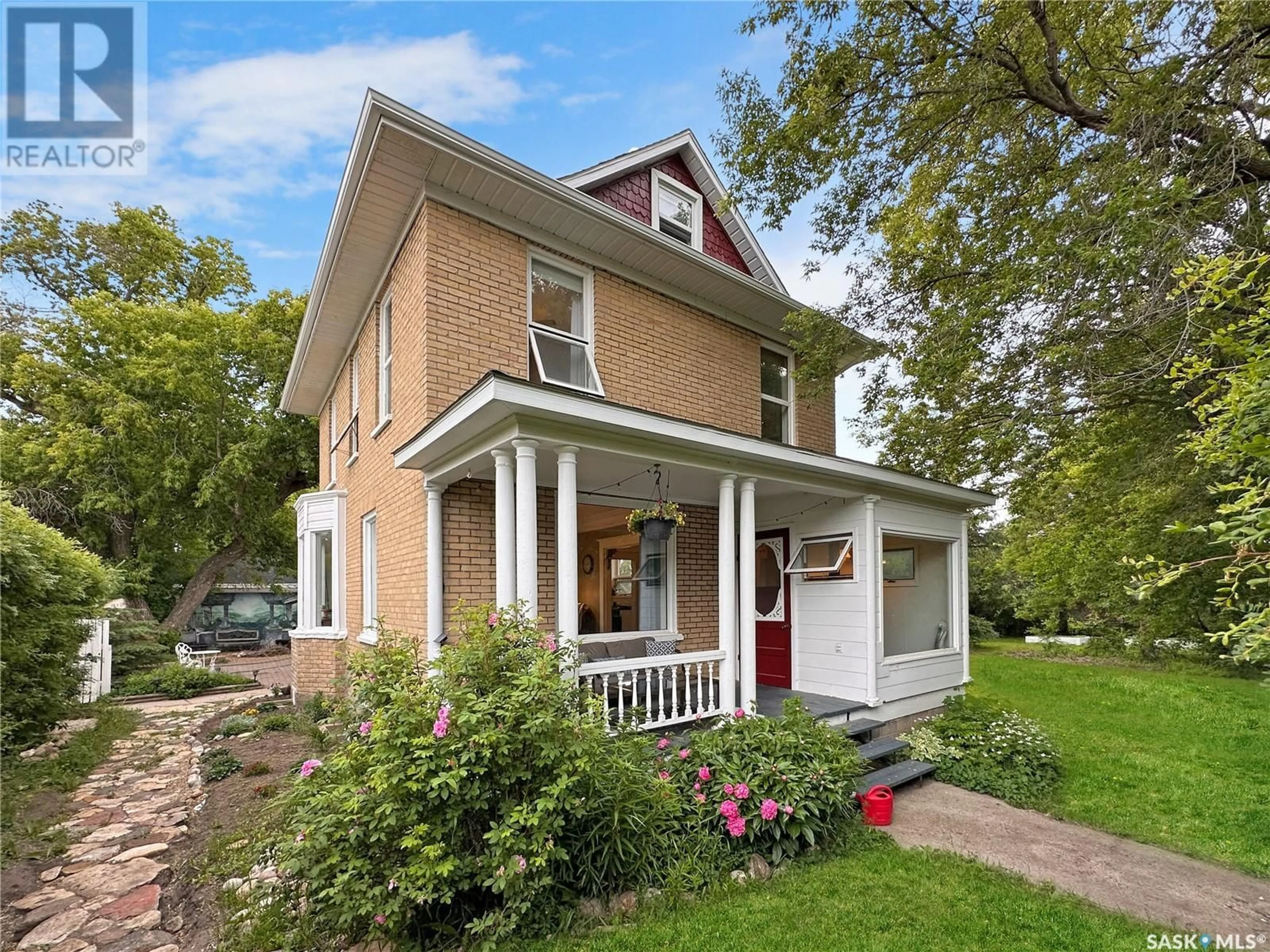 Frontside or backside of a home for 1008 Erin AVENUE, Lipton Saskatchewan S0G3B0